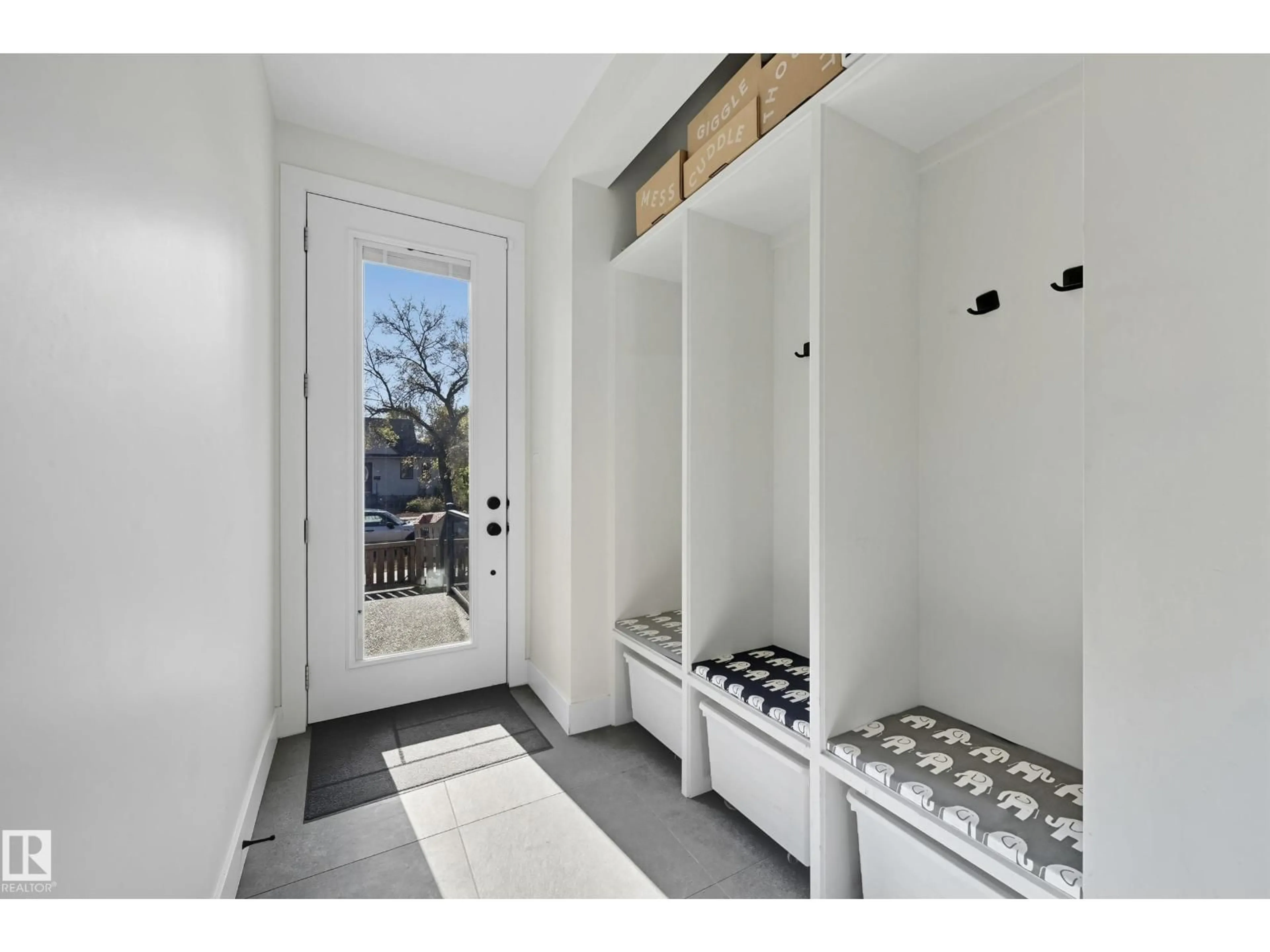 Indoor entryway for 8806 85 AV, Edmonton Alberta T6C1G9