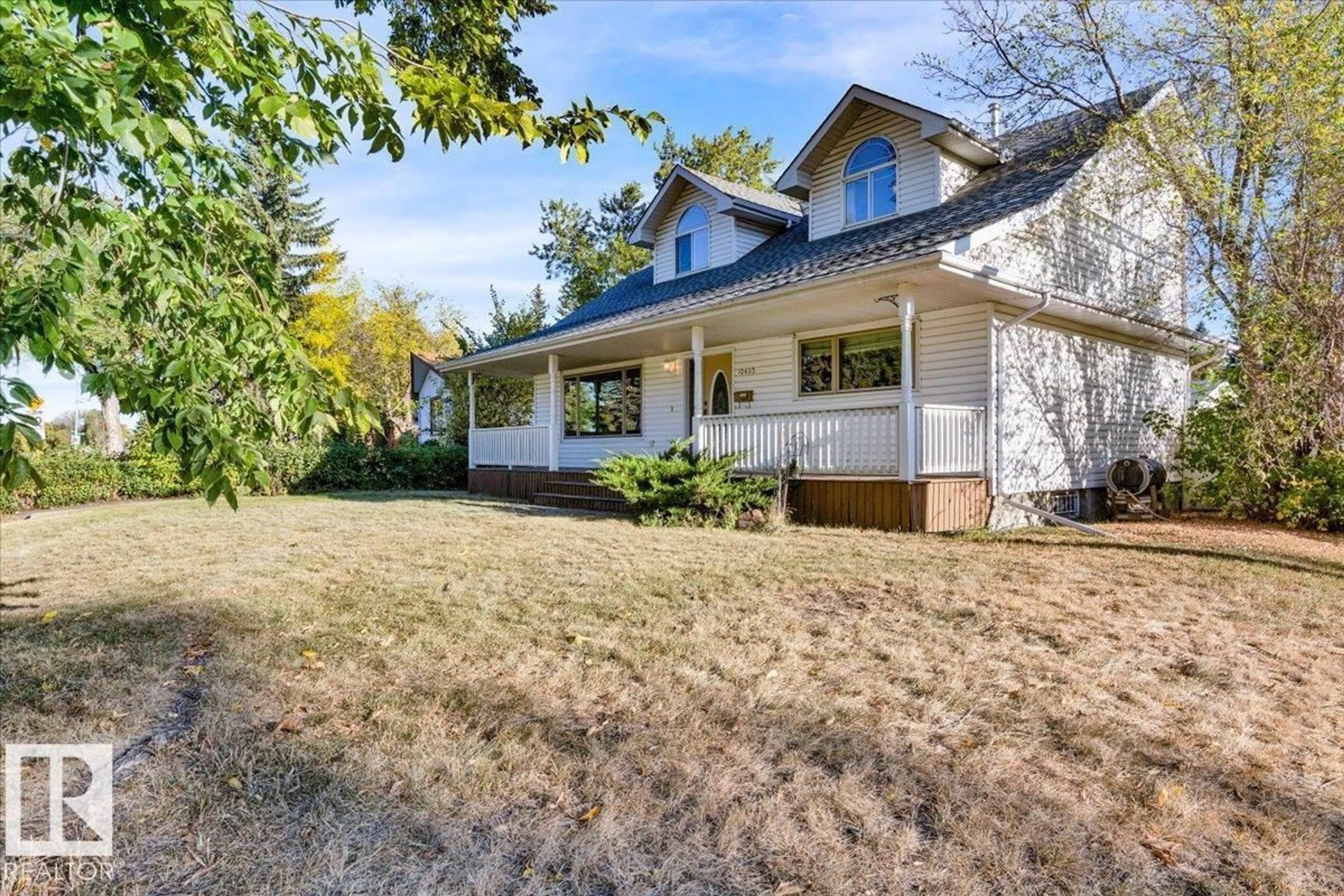 A pic from outside/outdoor area/front of a property/back of a property/a pic from drone, street for 10403 62 ST NW, Edmonton Alberta T6A2M2