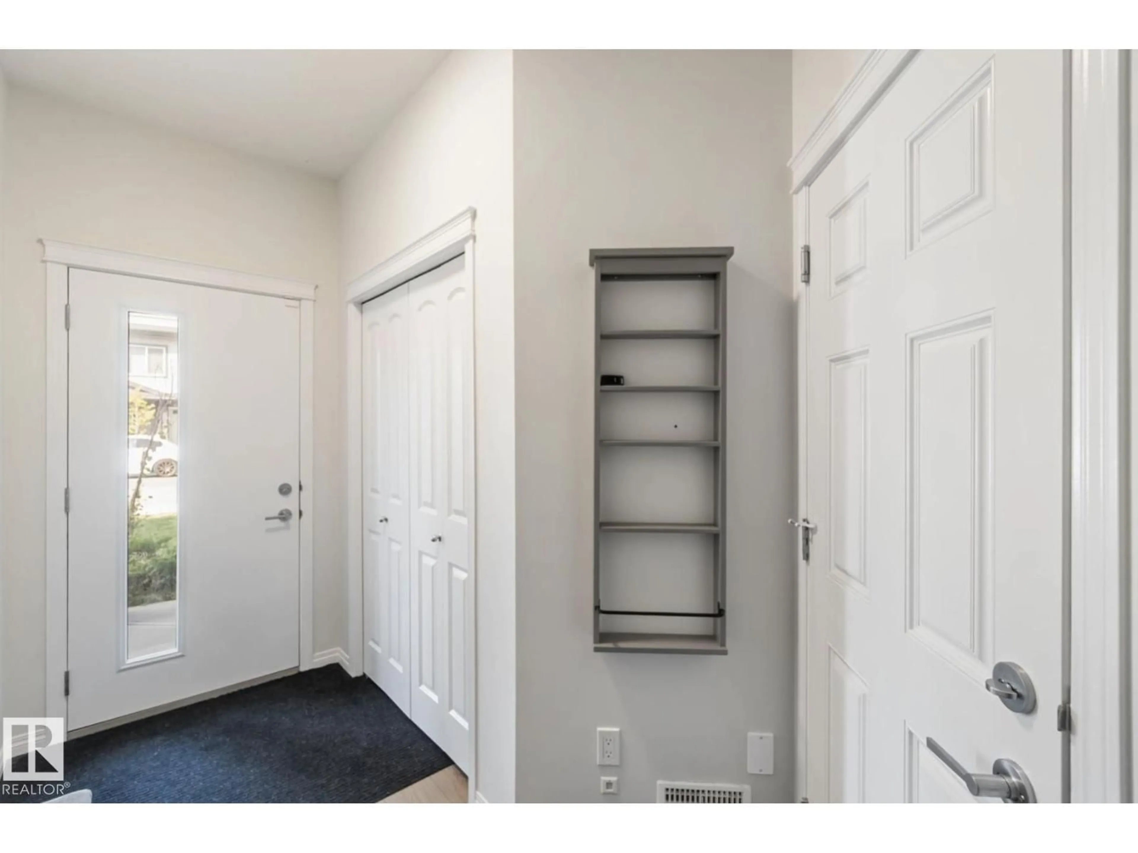 Indoor entryway for SW - 1531 157 STREET, Edmonton Alberta T6W4J8