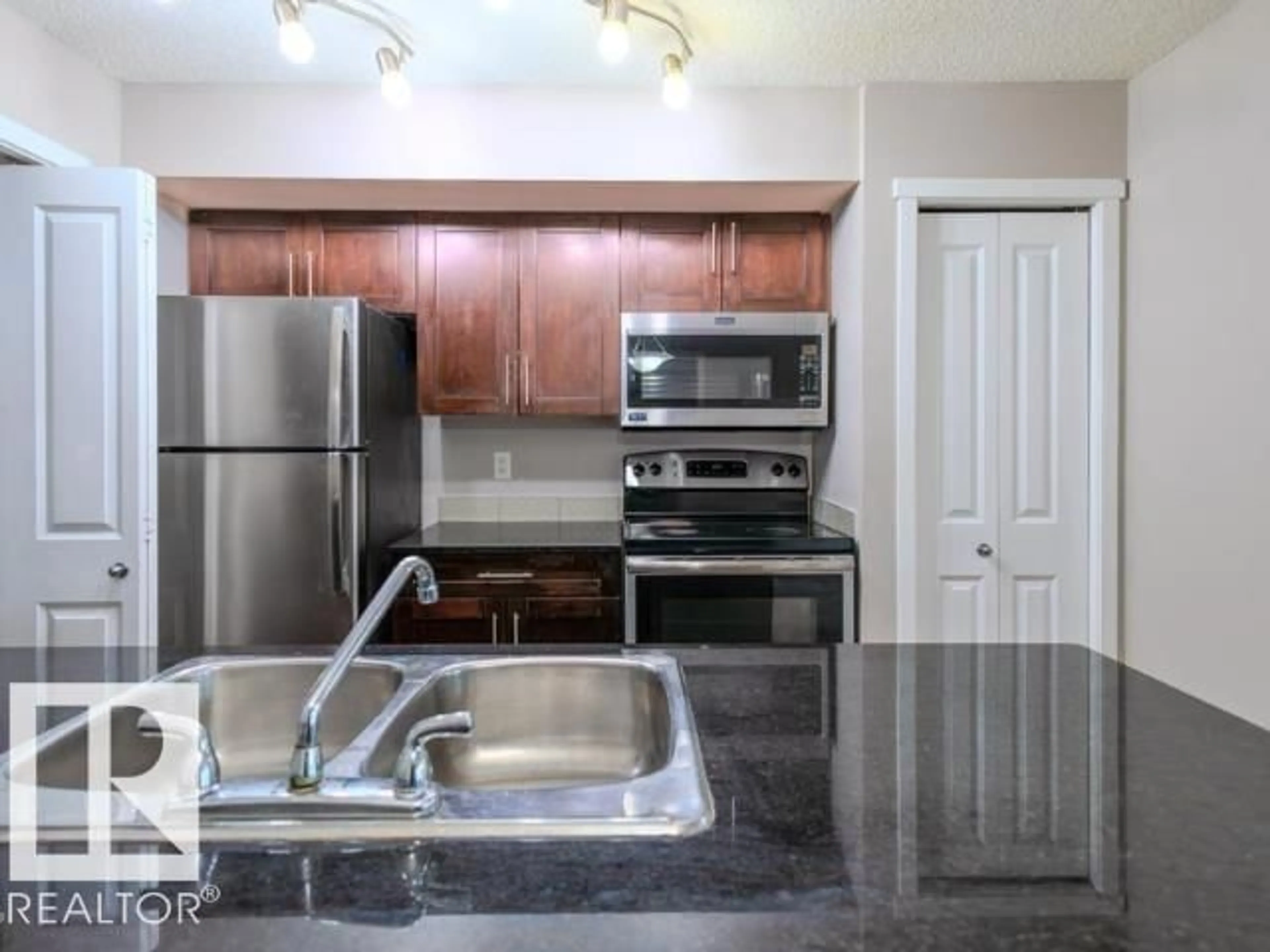 Standard kitchen, unknown for 111 - 220 WATT COMMON, Edmonton Alberta T6X2C6