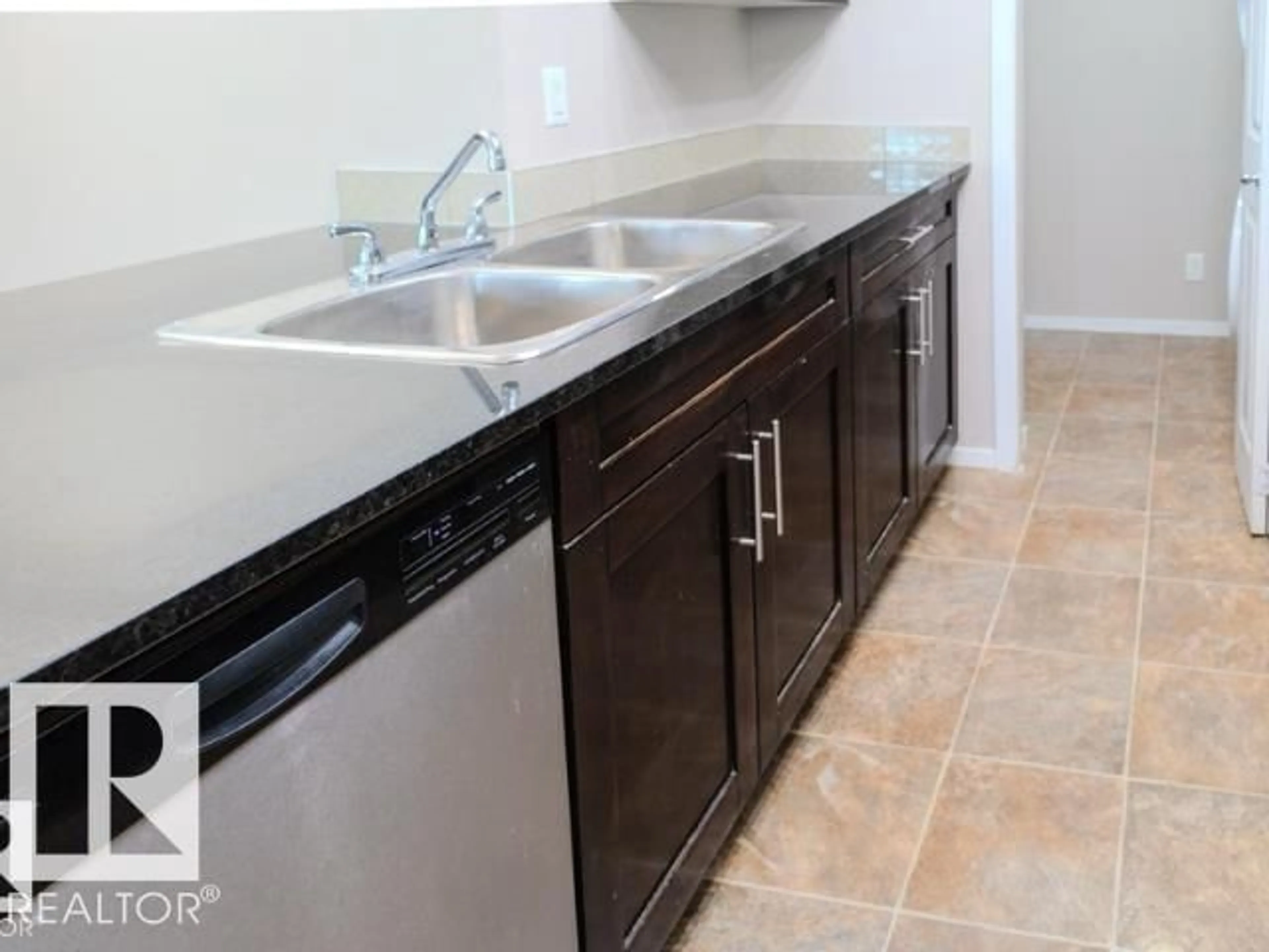 Standard kitchen, ceramic/tile floor for 111 - 220 WATT COMMON, Edmonton Alberta T6X2C6