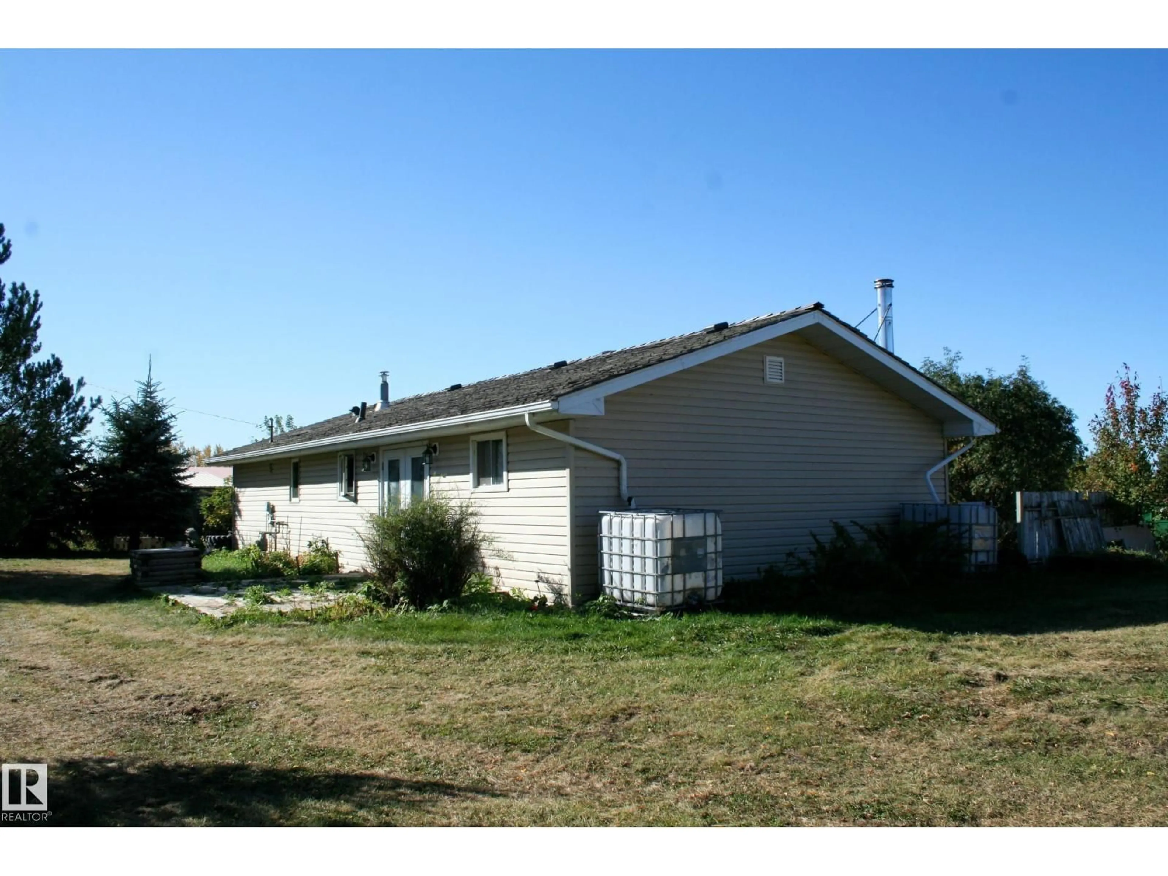 Home with vinyl exterior material, unknown for 21542 TWP 492, Rural Camrose County Alberta T0B1Z0