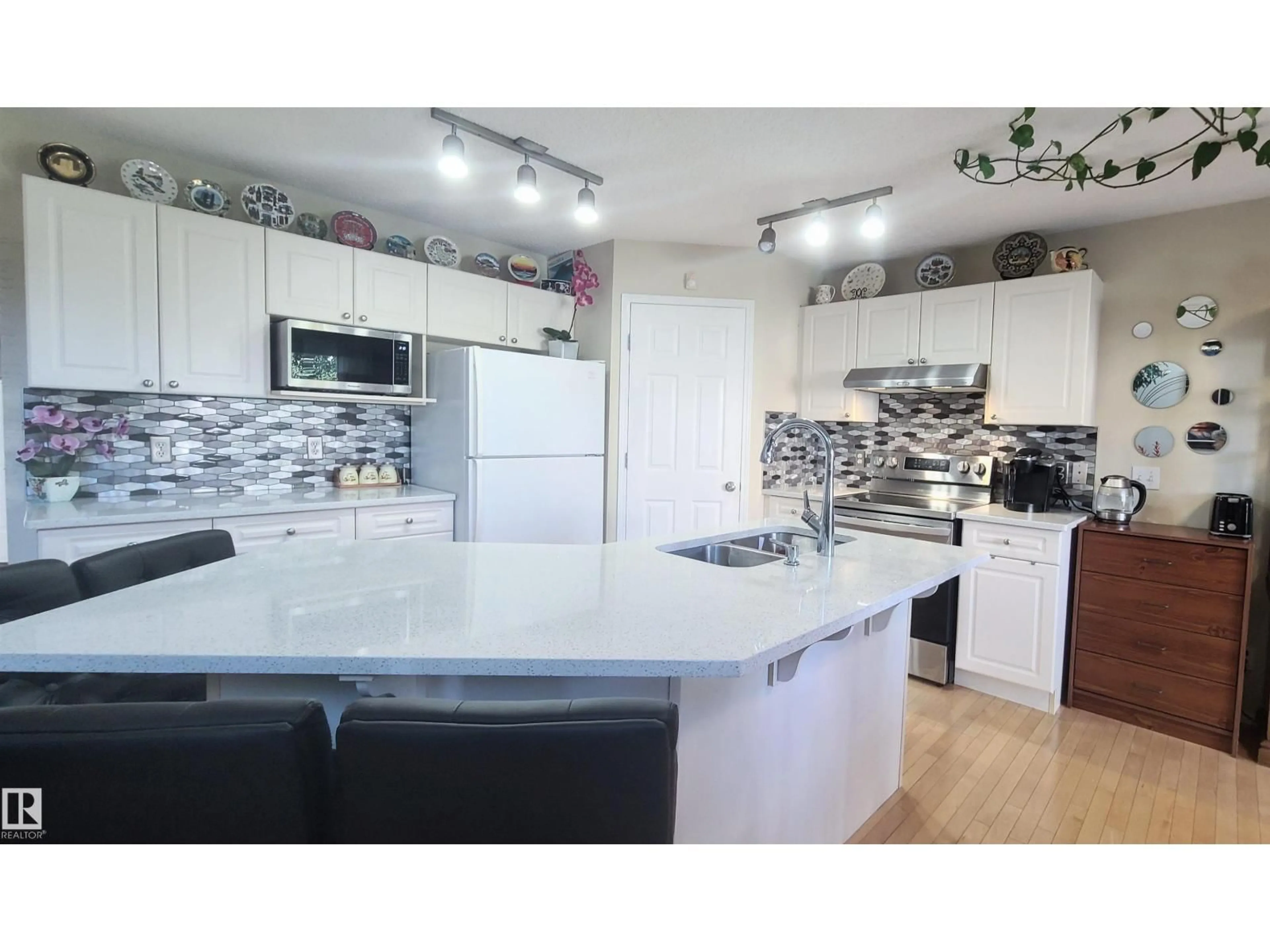 Open concept kitchen, unknown for 21212 89A AV, Edmonton Alberta T5T6V5