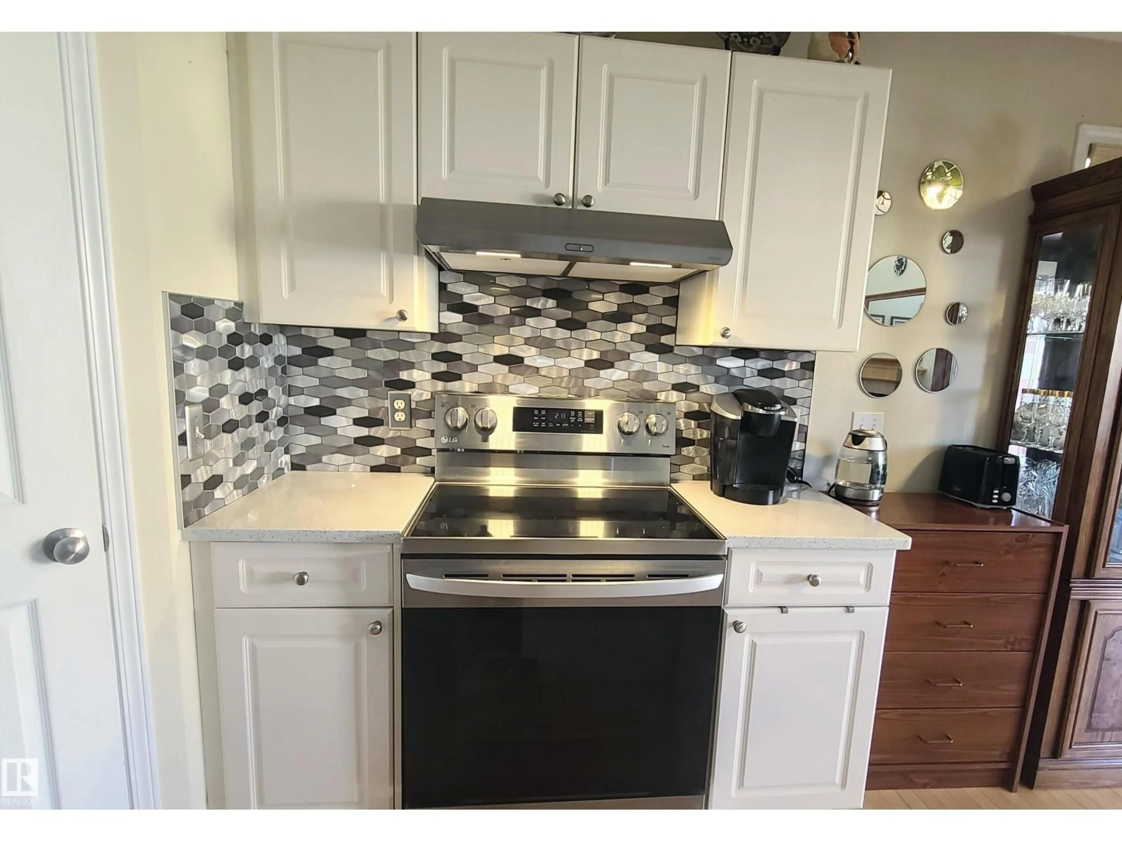 Standard kitchen, ceramic/tile floor for 21212 89A AV, Edmonton Alberta T5T6V5