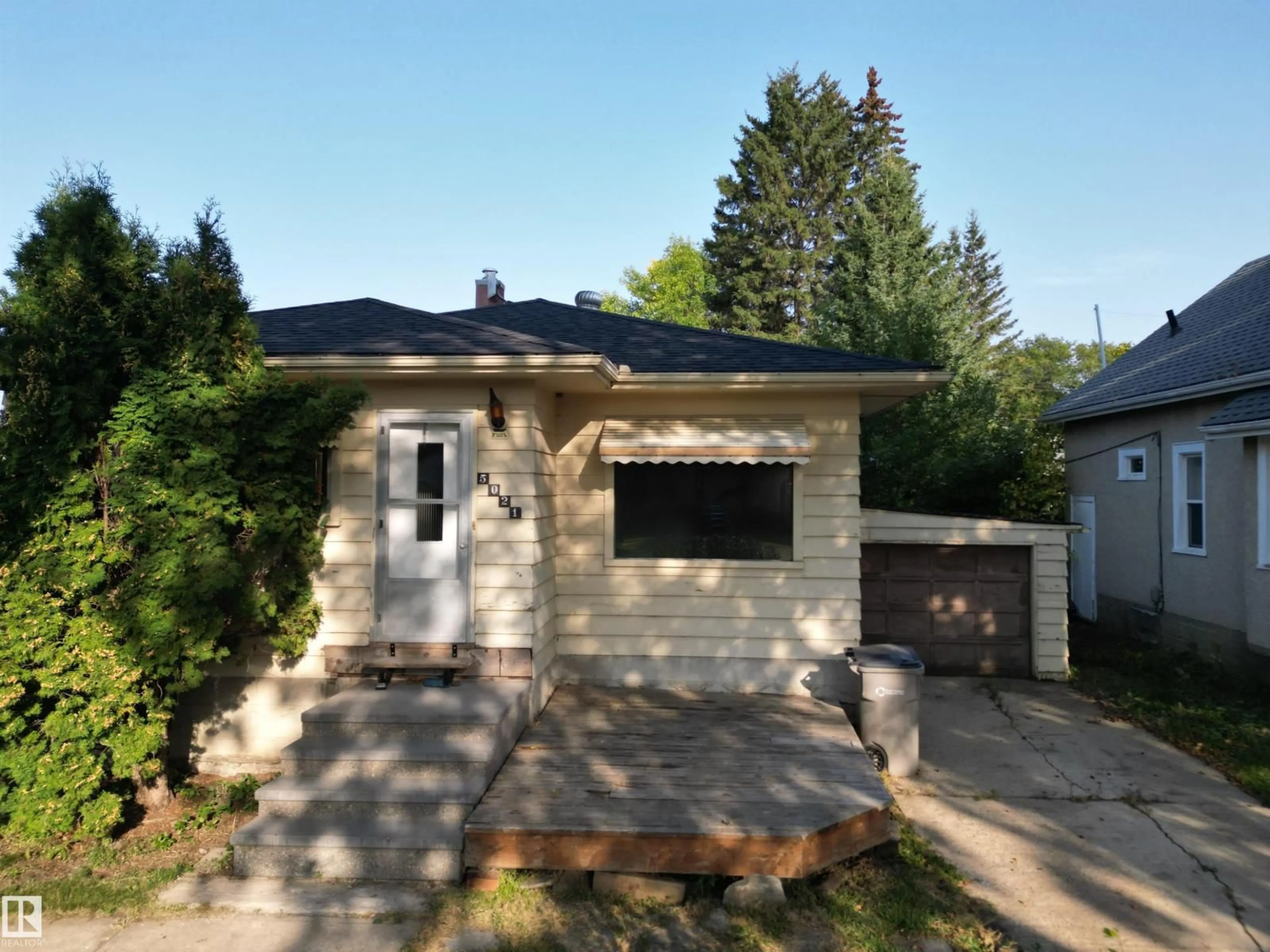 Unknown for 5021 48 ST, Calmar Alberta T0C0V0