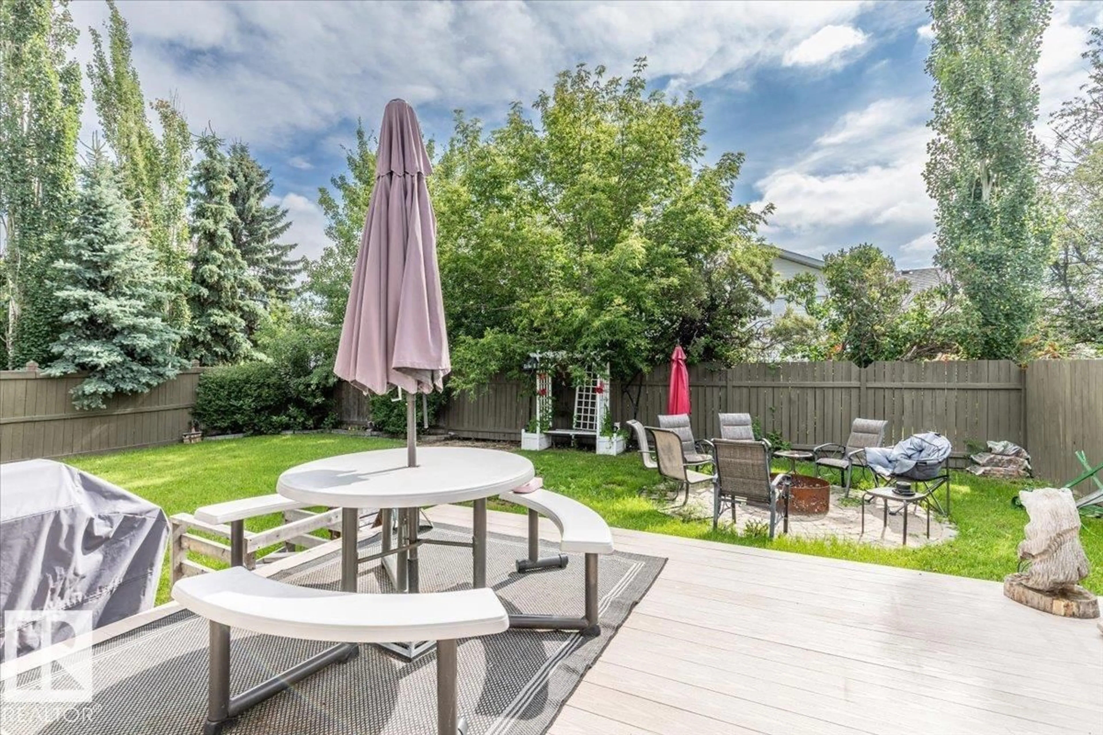Patio, street for 16 WESTVIEW DR, Calmar Alberta T0C0V0