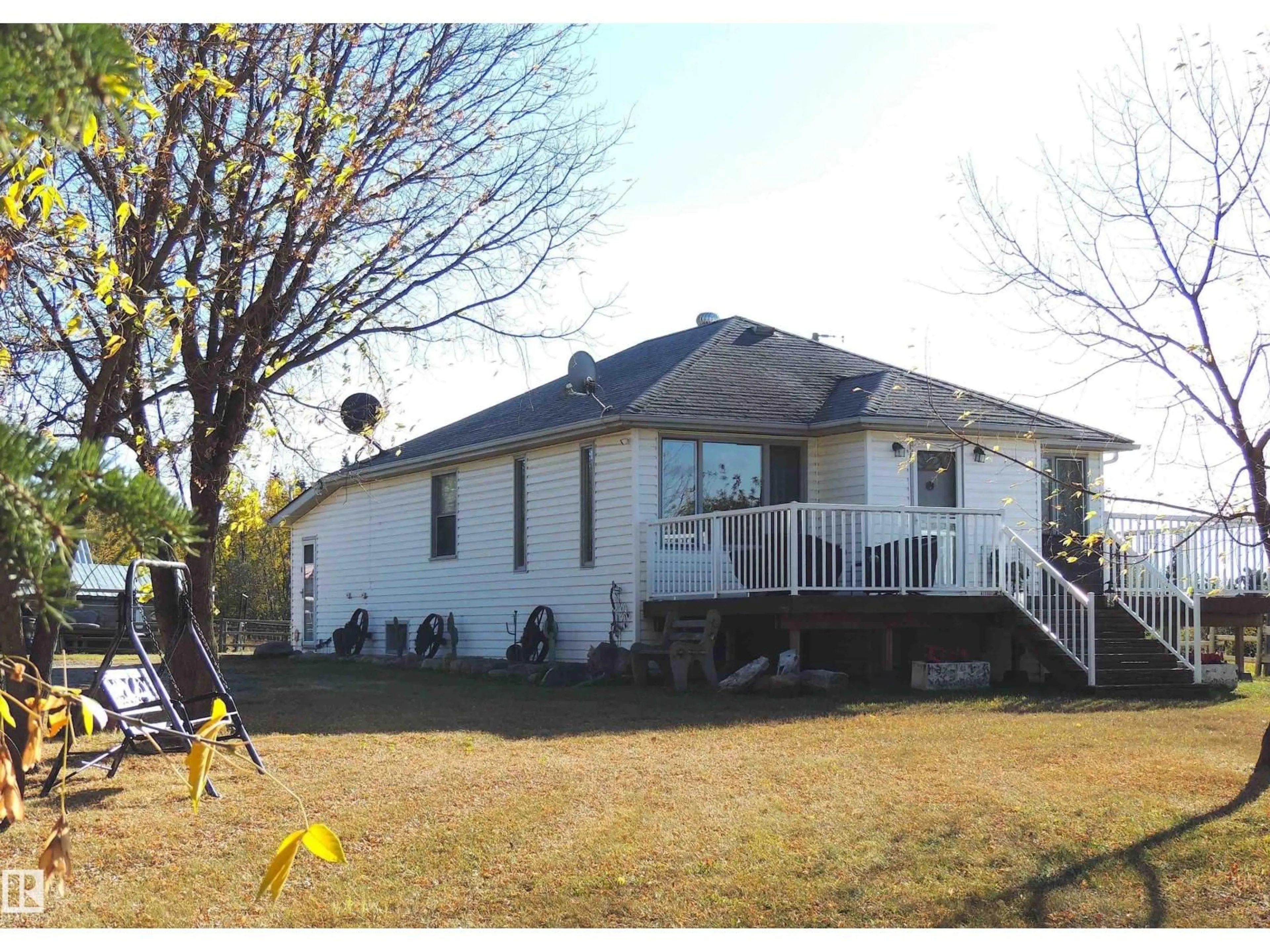 Home with vinyl exterior material, unknown for 23005 TWP ROAD 572, Rural Sturgeon County Alberta T0A1N5