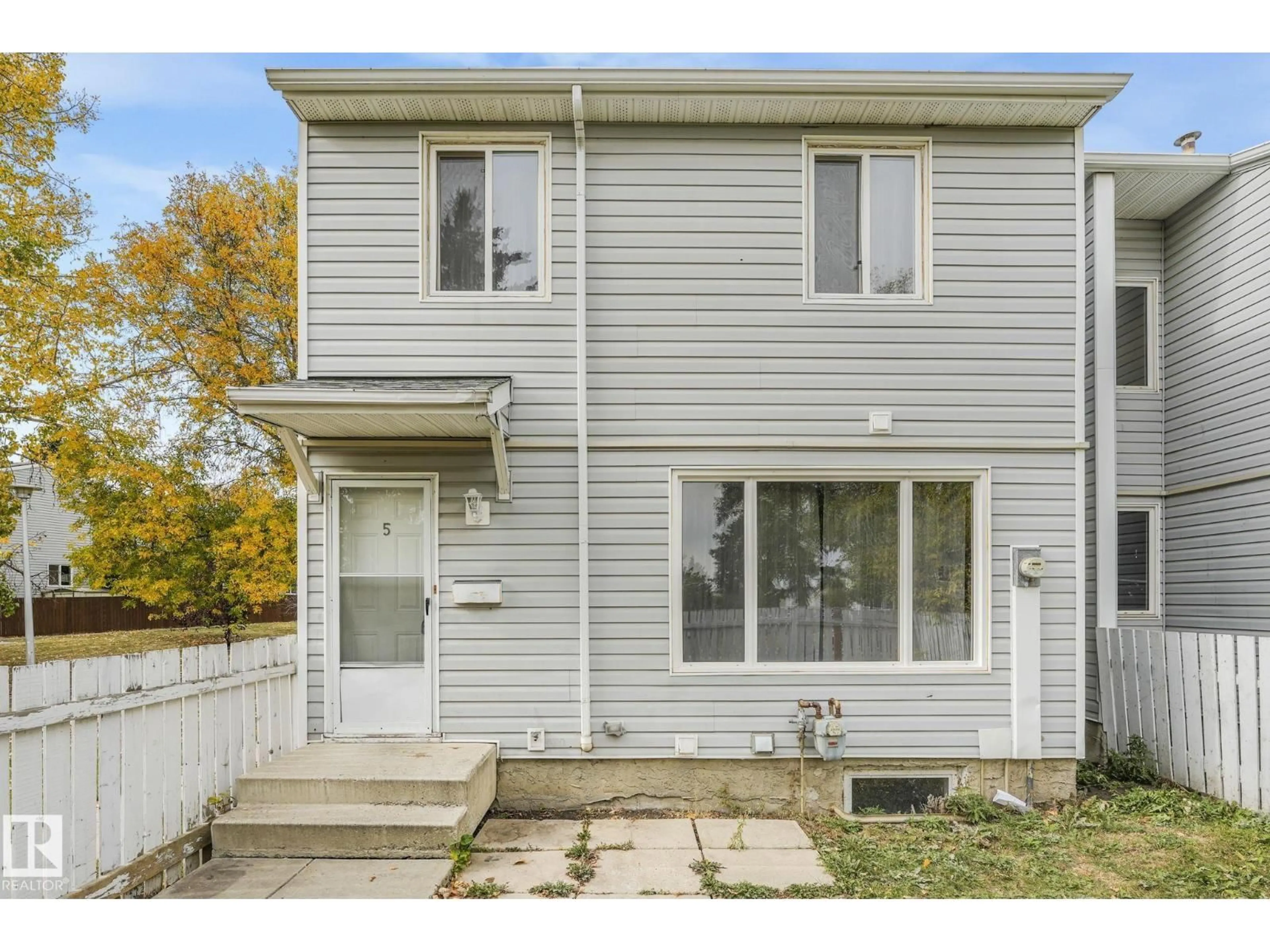 Home with vinyl exterior material, street for 5 AMBERLY CO, Edmonton Alberta T5A2H9