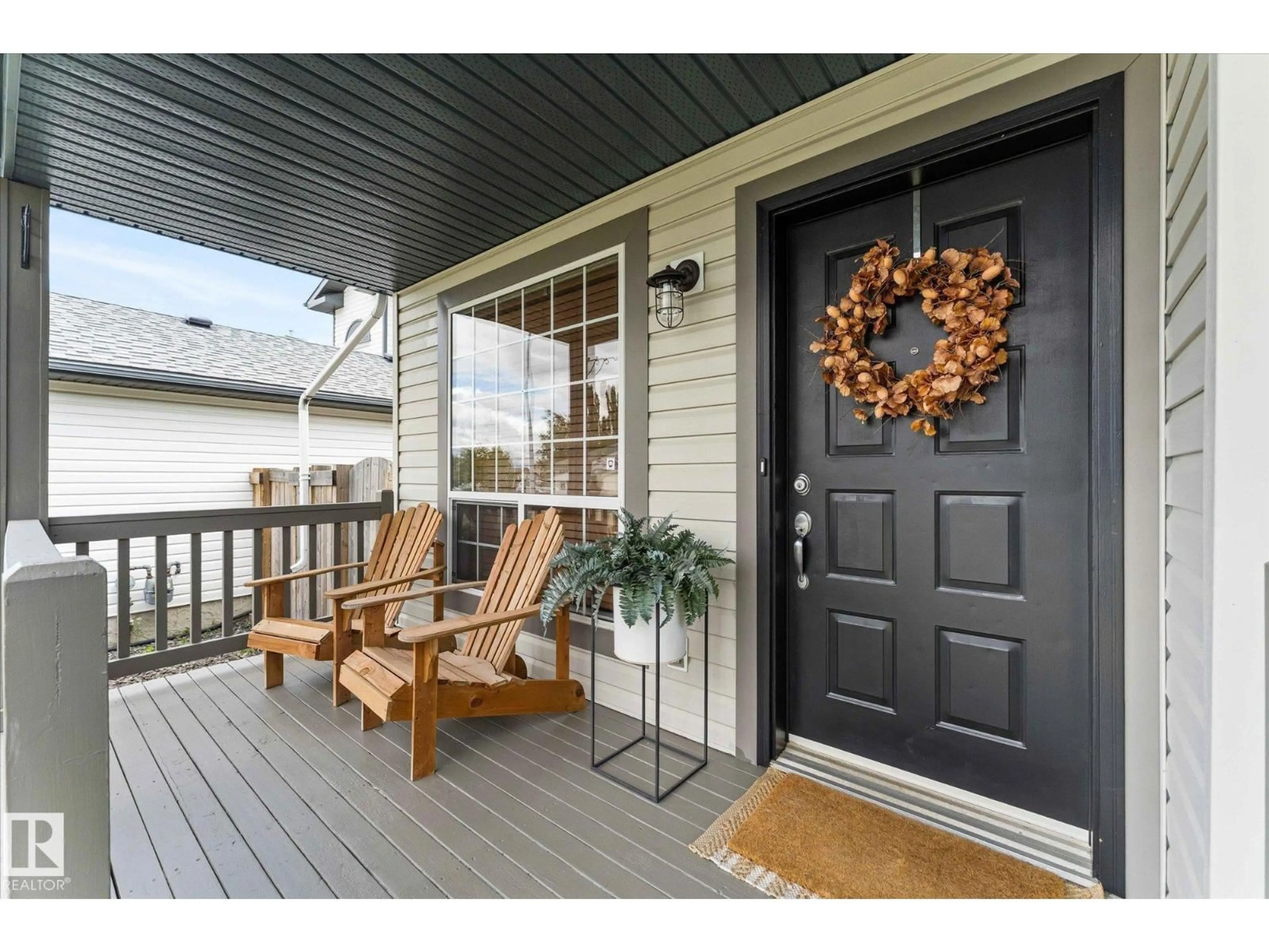 Indoor entryway for 89 LANDSDOWNE DR, Spruce Grove Alberta T7X3X5