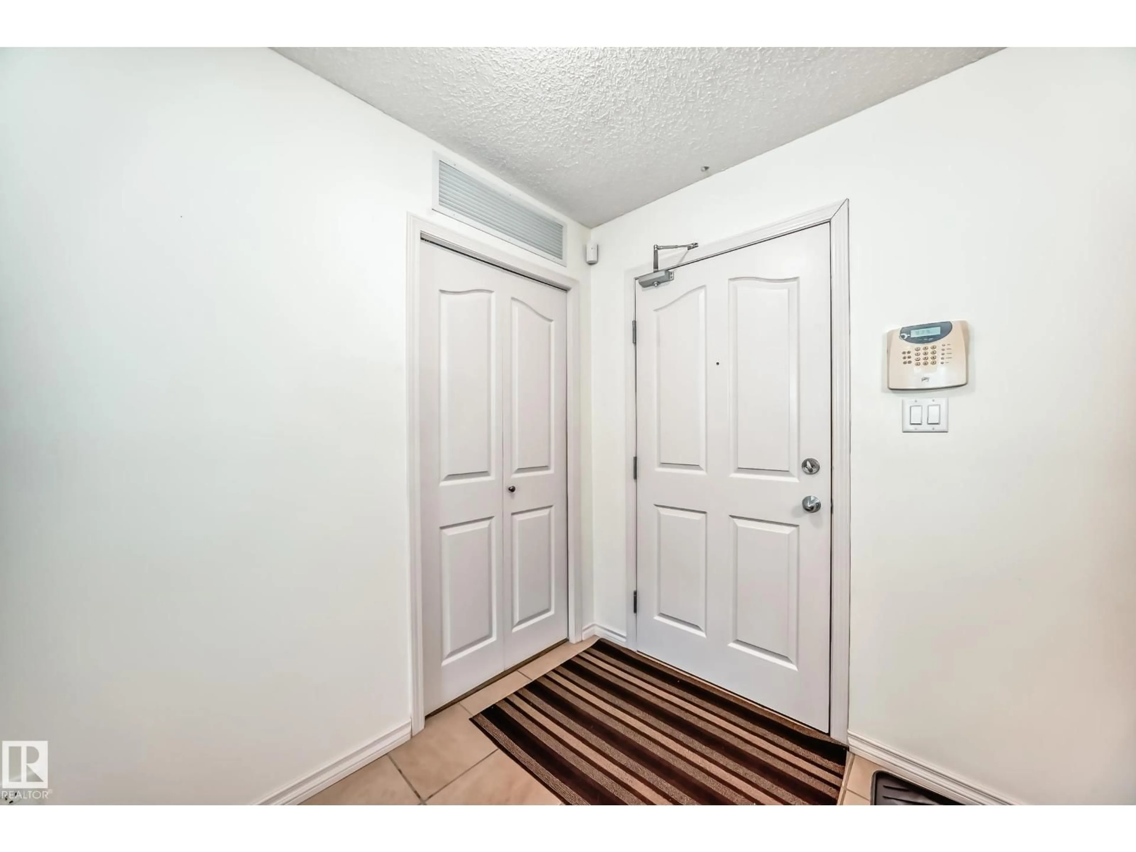 Indoor entryway for 134 16311 95 ST, Edmonton Alberta T5Z3Y5