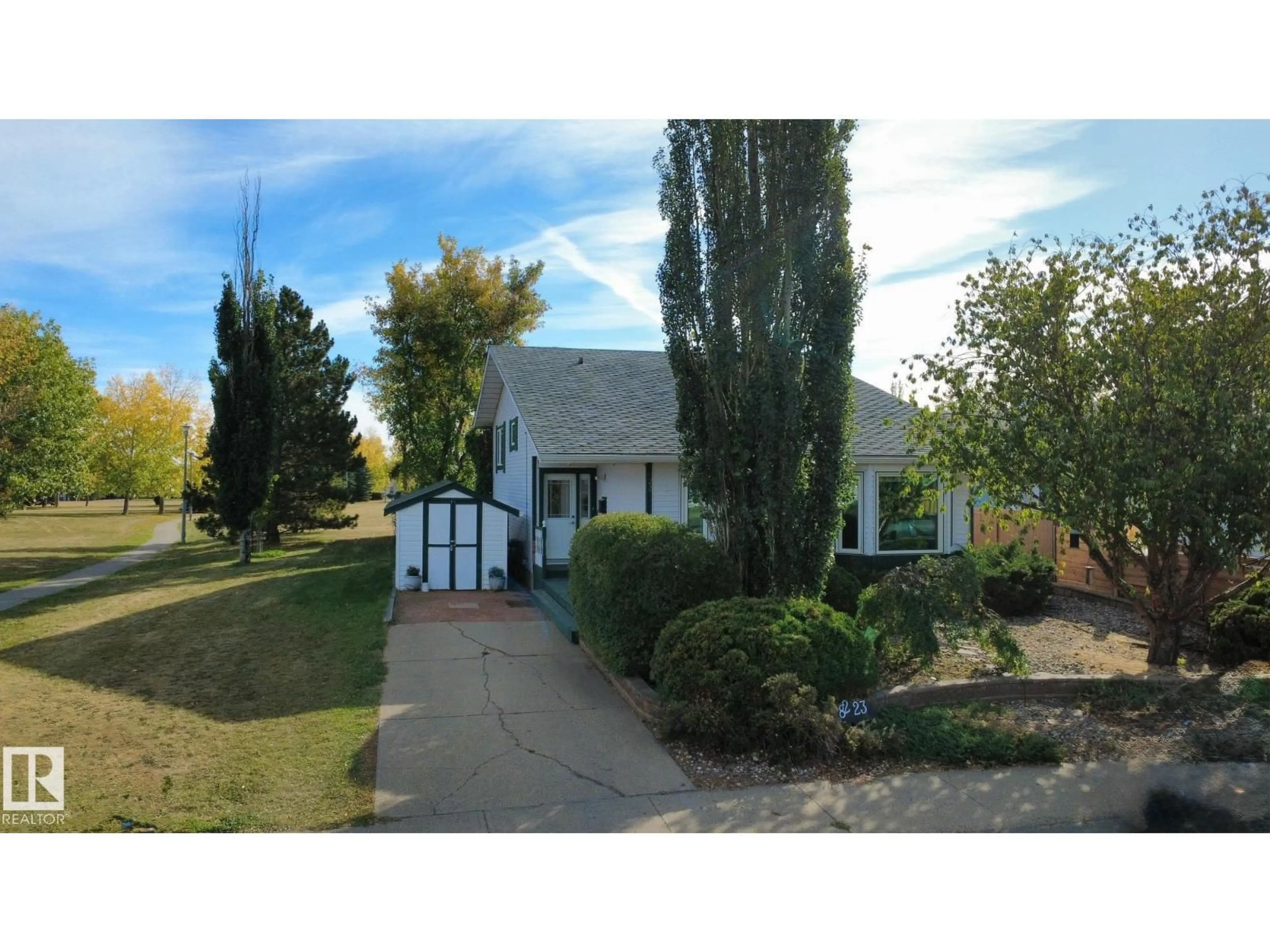 A pic from outside/outdoor area/front of a property/back of a property/a pic from drone, street for NW - 8223 189A ST, Edmonton Alberta T5T4Z7
