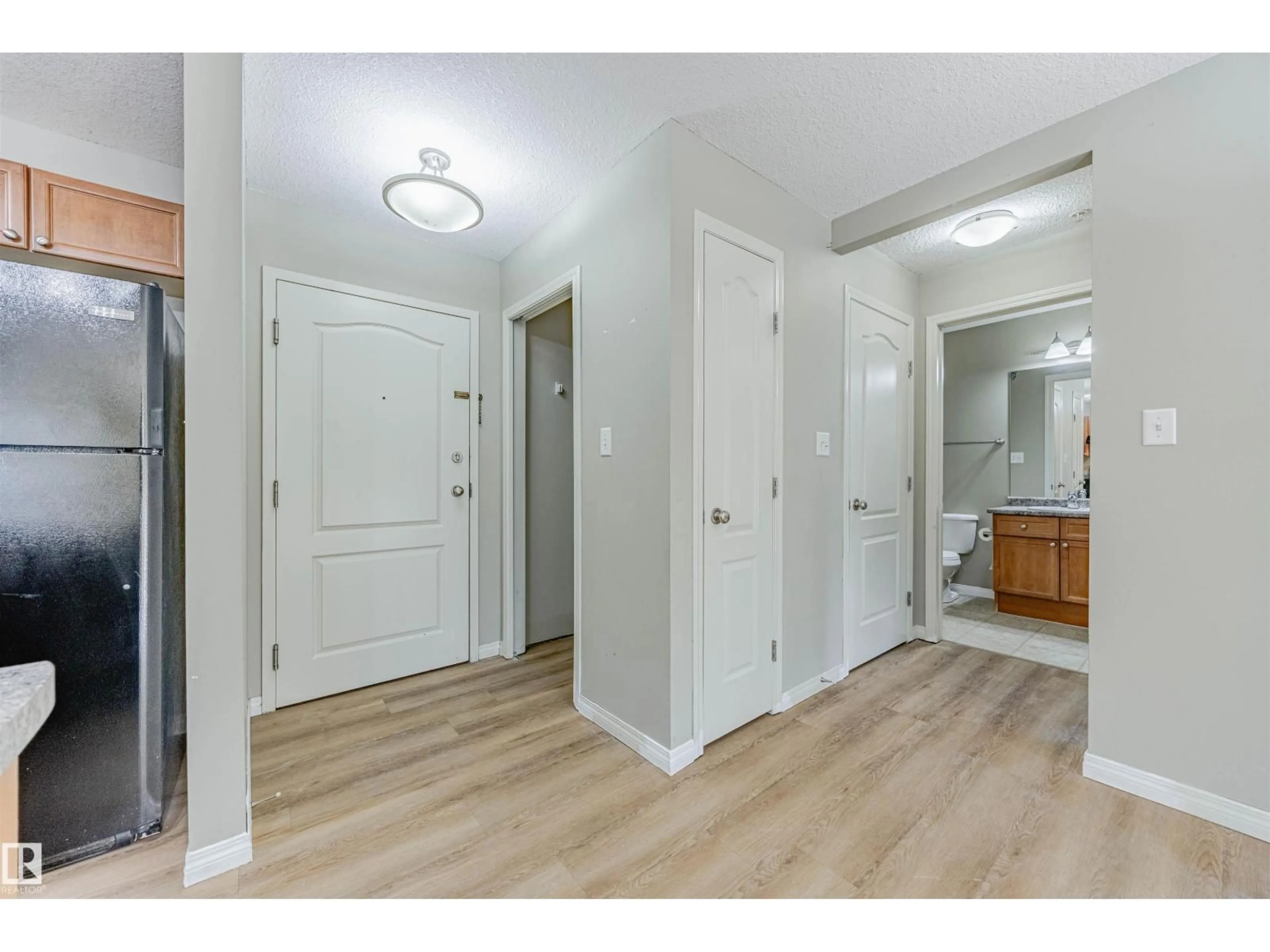 Indoor entryway for #111 - 4903 47 AV, Stony Plain Alberta T7Z0C6