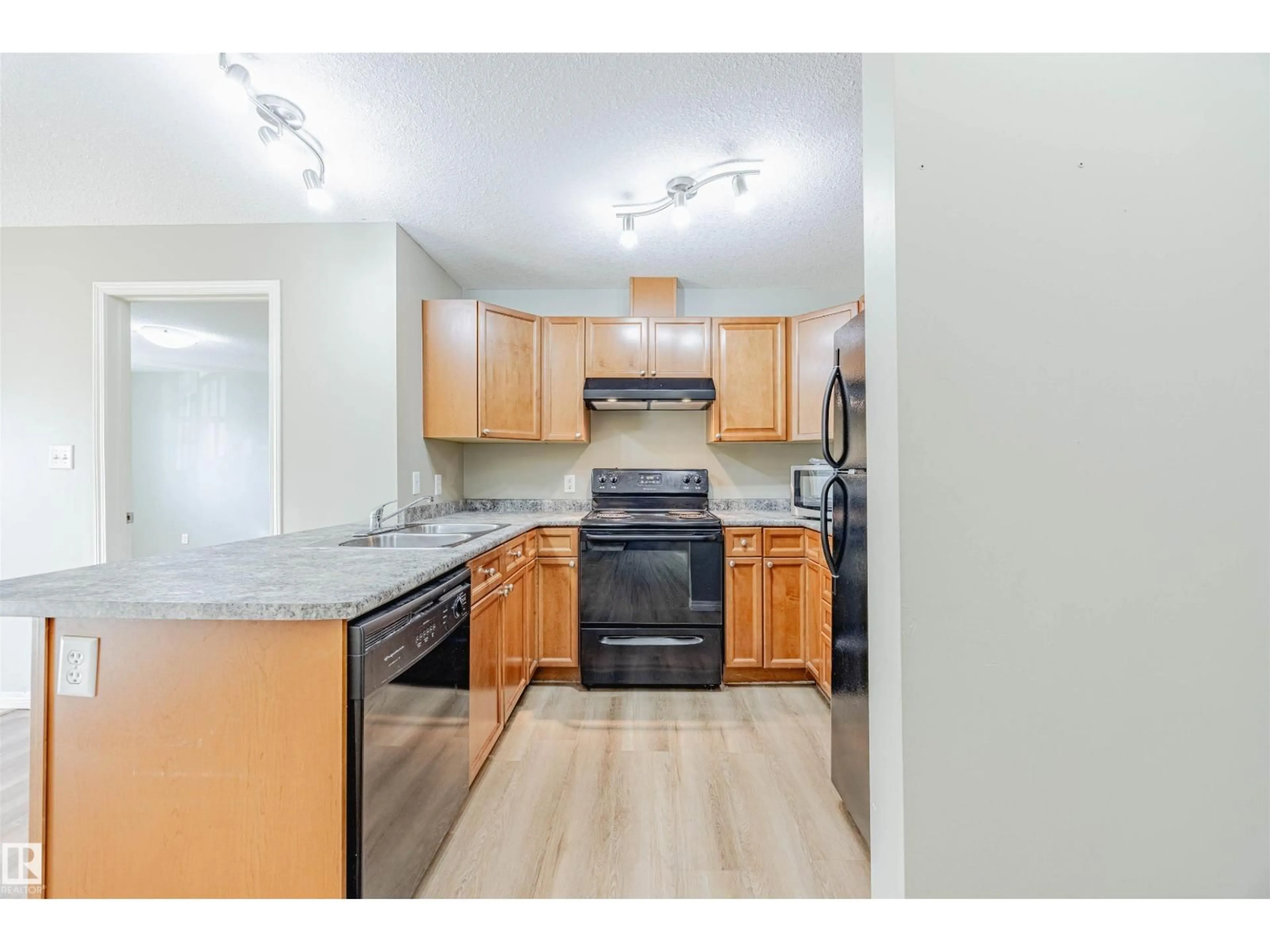 Standard kitchen, unknown for #111 - 4903 47 AV, Stony Plain Alberta T7Z0C6
