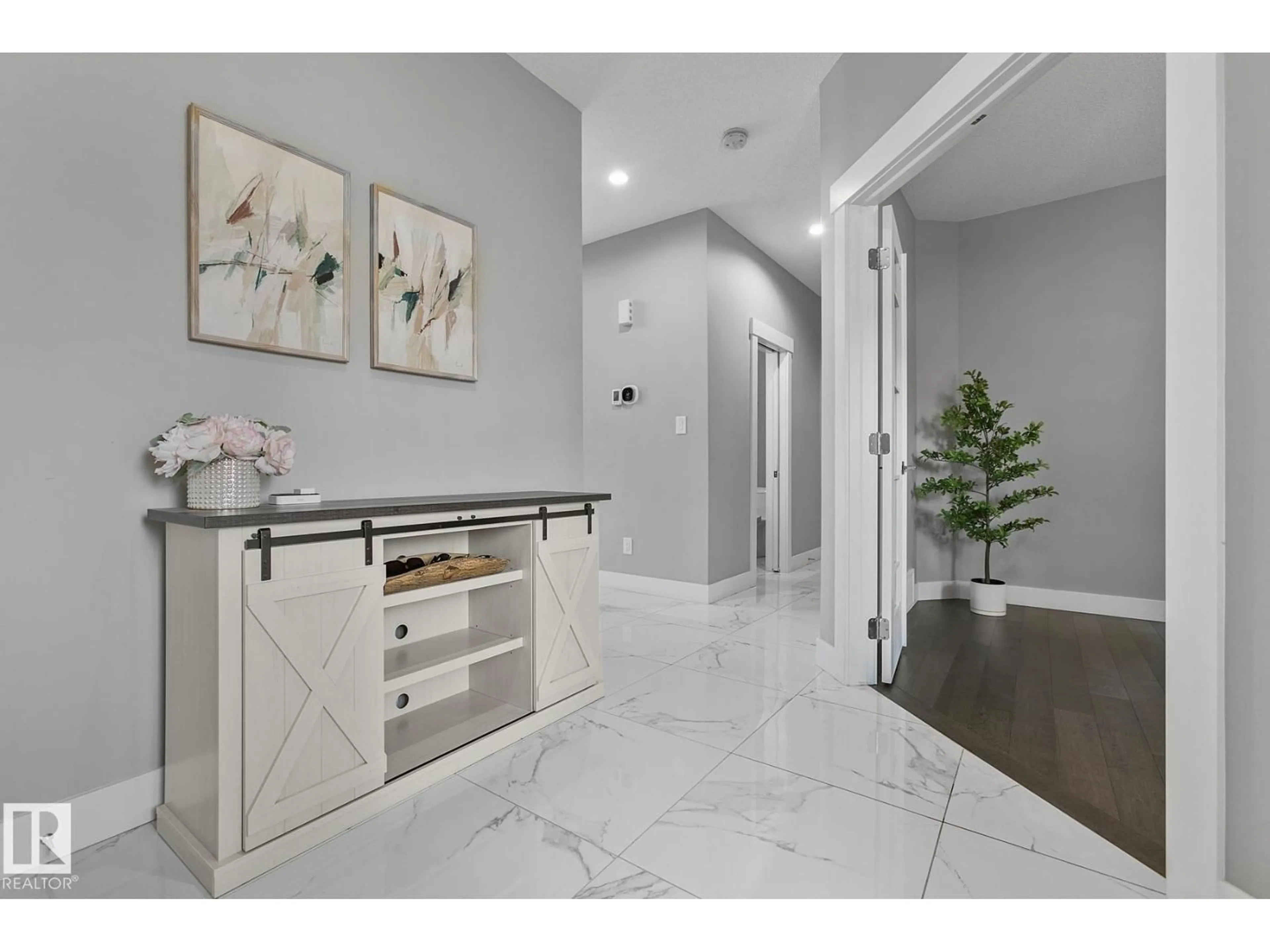 Indoor entryway for 49 SUMMERSTONE LN, Sherwood Park Alberta T8H0Y4