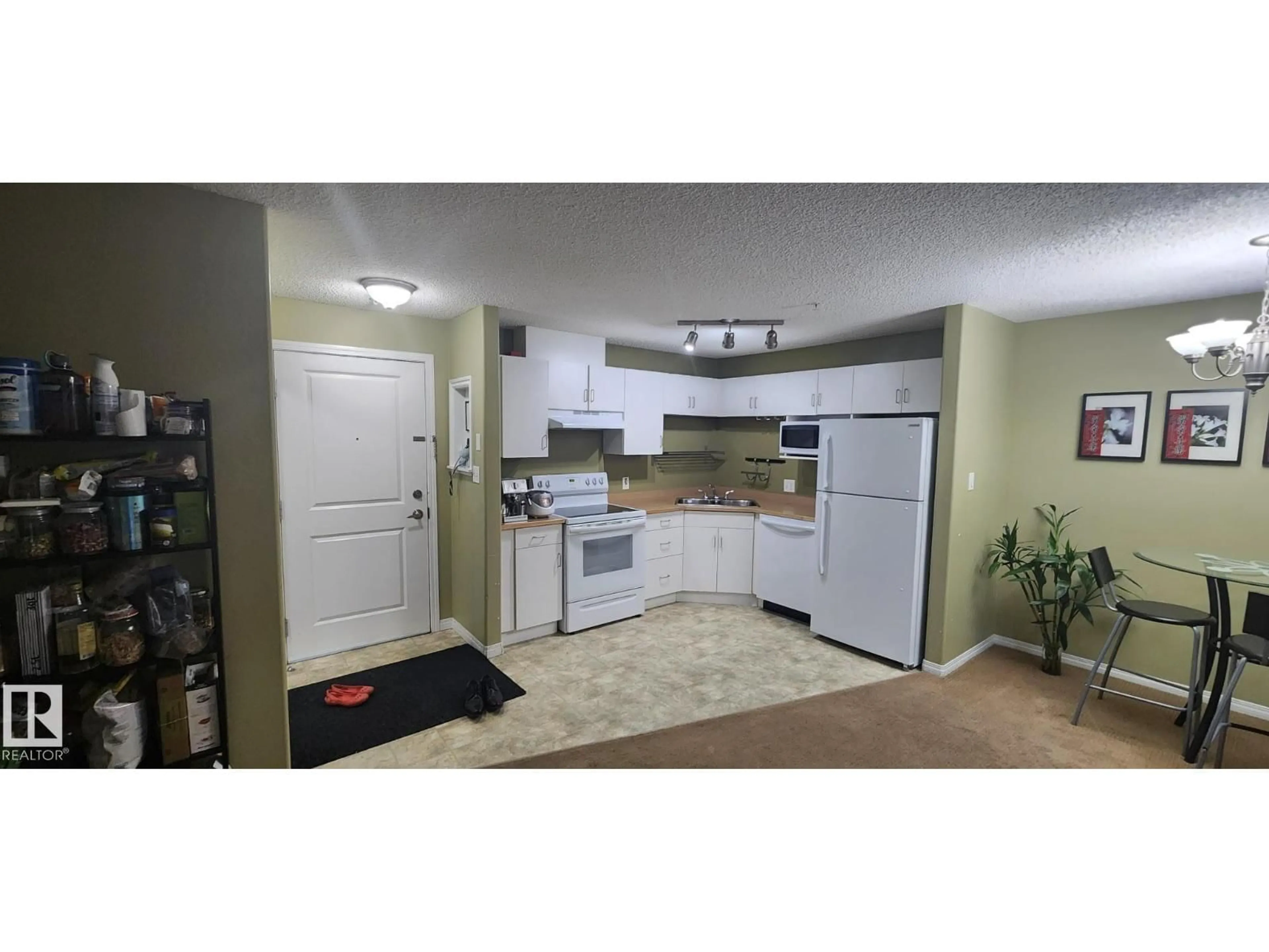 Standard kitchen, ceramic/tile floor for 231 - 11325 83 ST NW, Edmonton Alberta T5B4W5