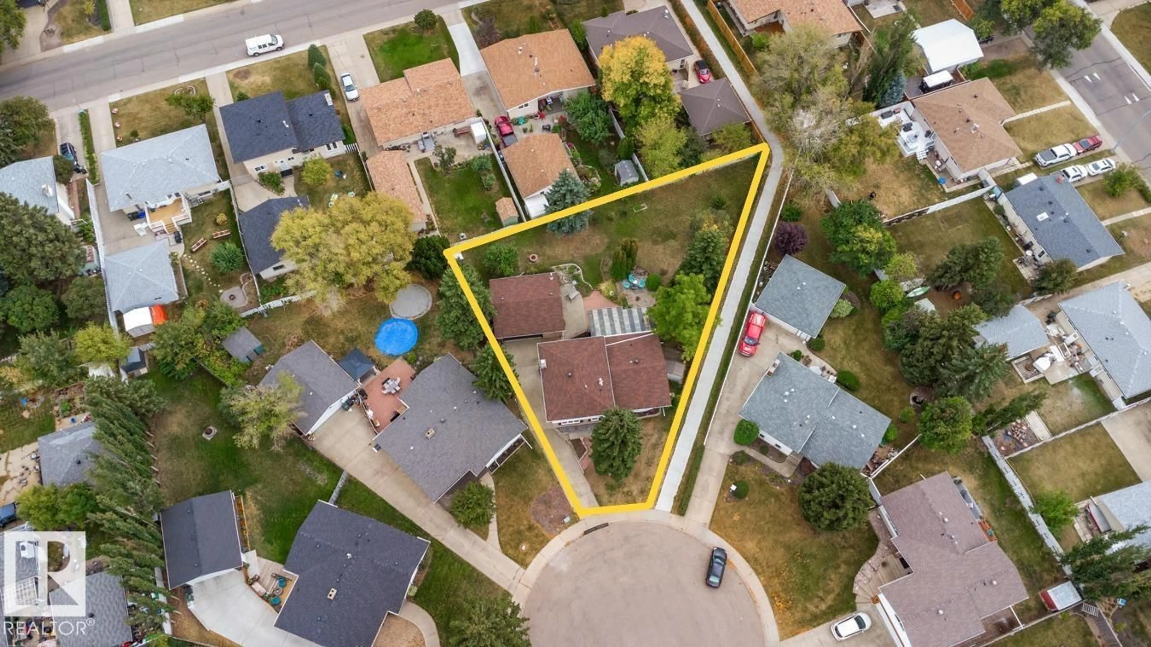A pic from outside/outdoor area/front of a property/back of a property/a pic from drone, street for 115 GLENRIDGE PL, Sherwood Park Alberta T8A3A3
