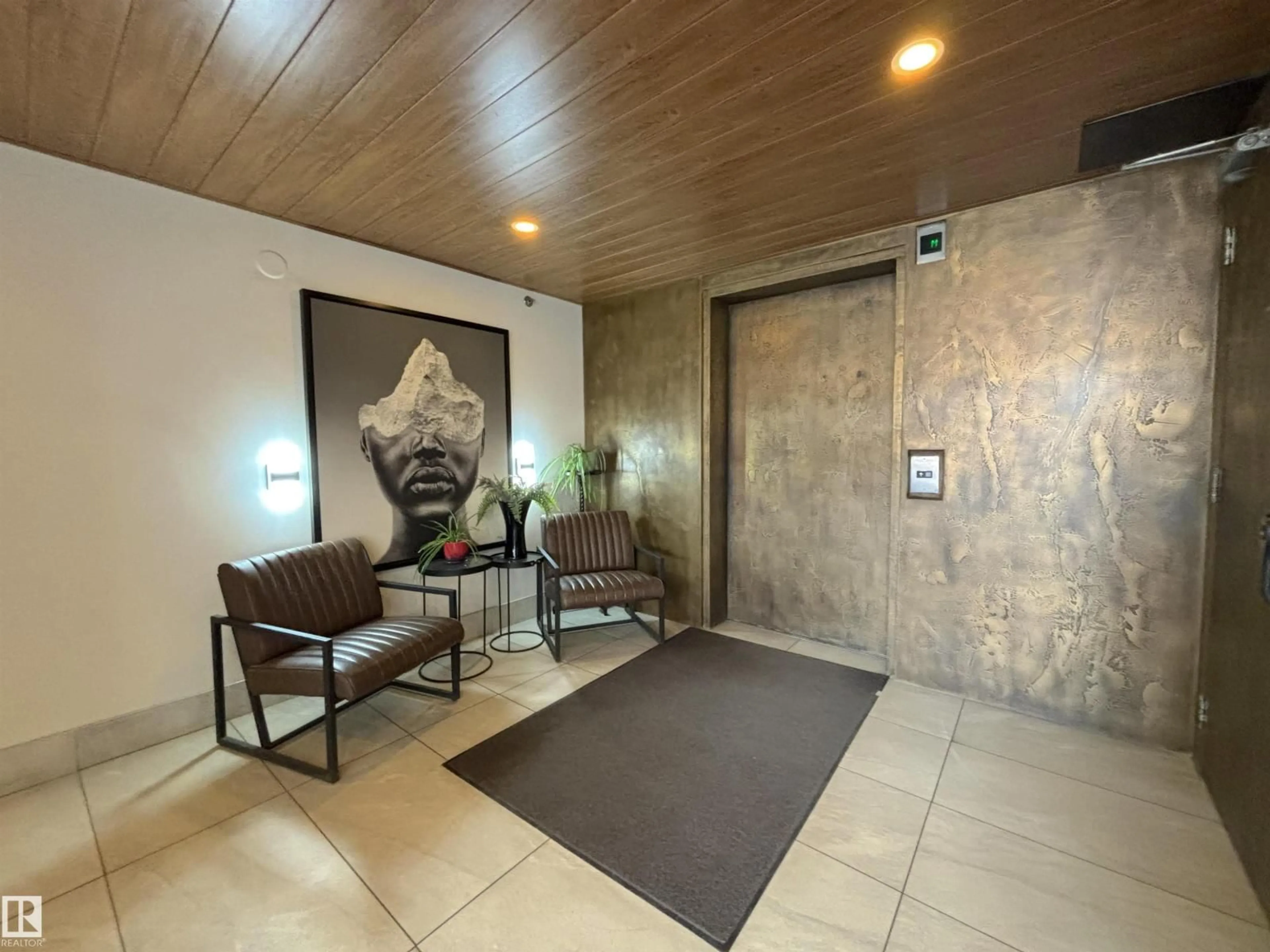 Lobby for #510 - 10606 102 AV, Edmonton Alberta T5J5E9