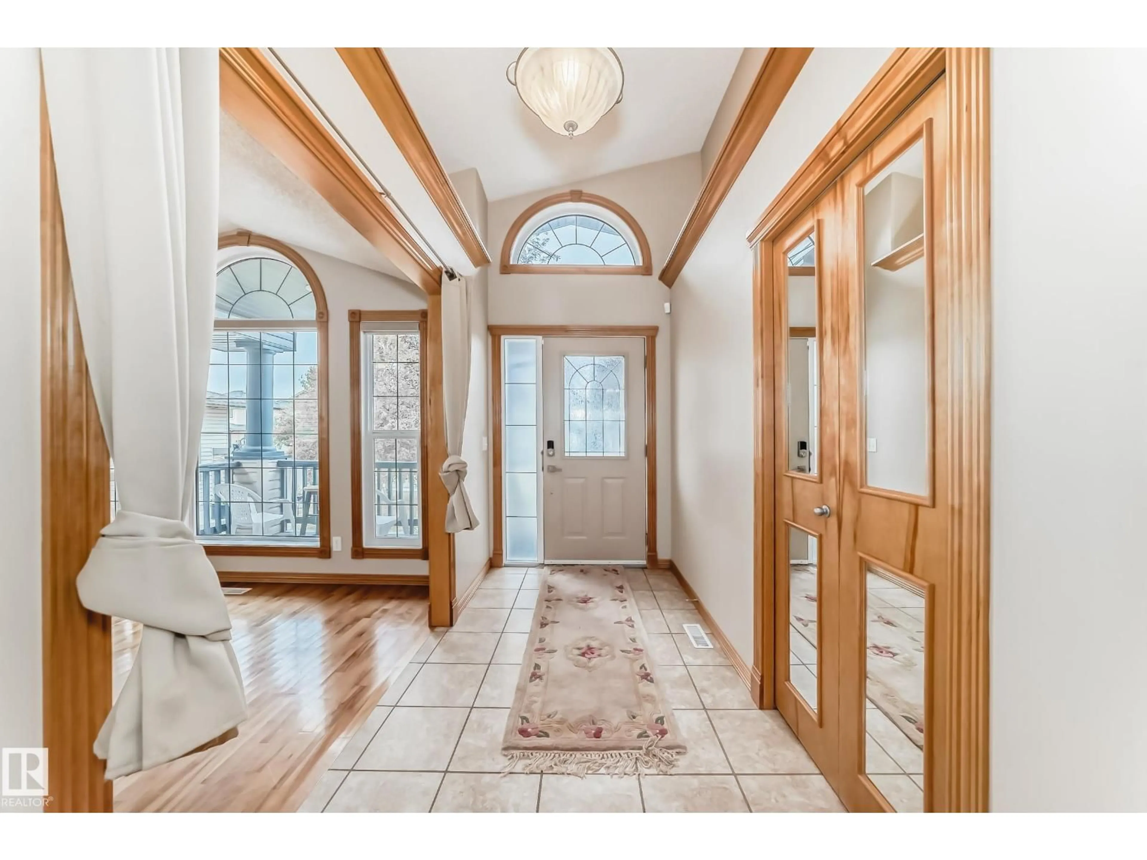 Indoor entryway for 10819 178 AV, Edmonton Alberta T5X6H6