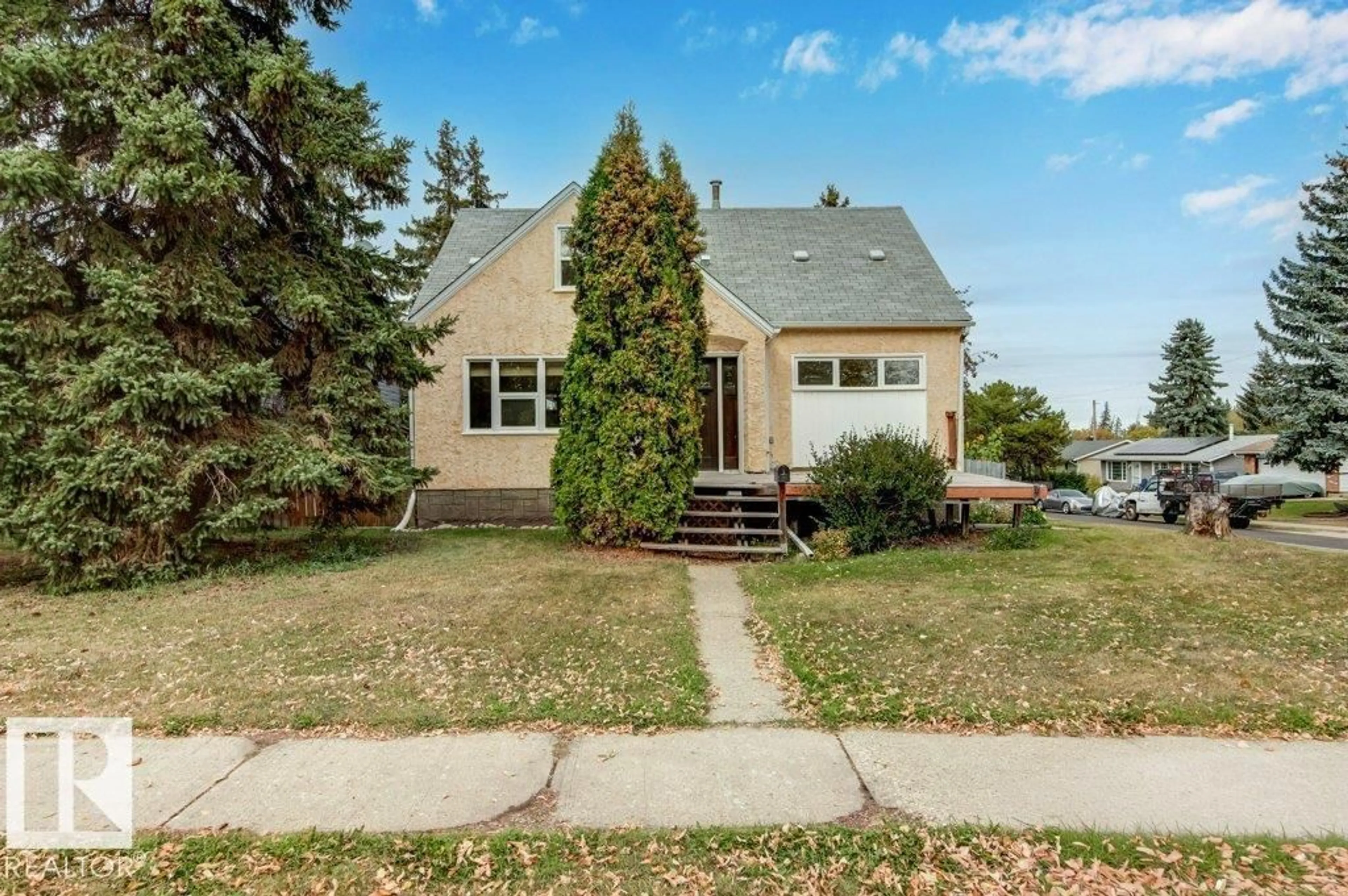 Home with vinyl exterior material, street for 4904 52 AV, Bon Accord Alberta T0A0K0