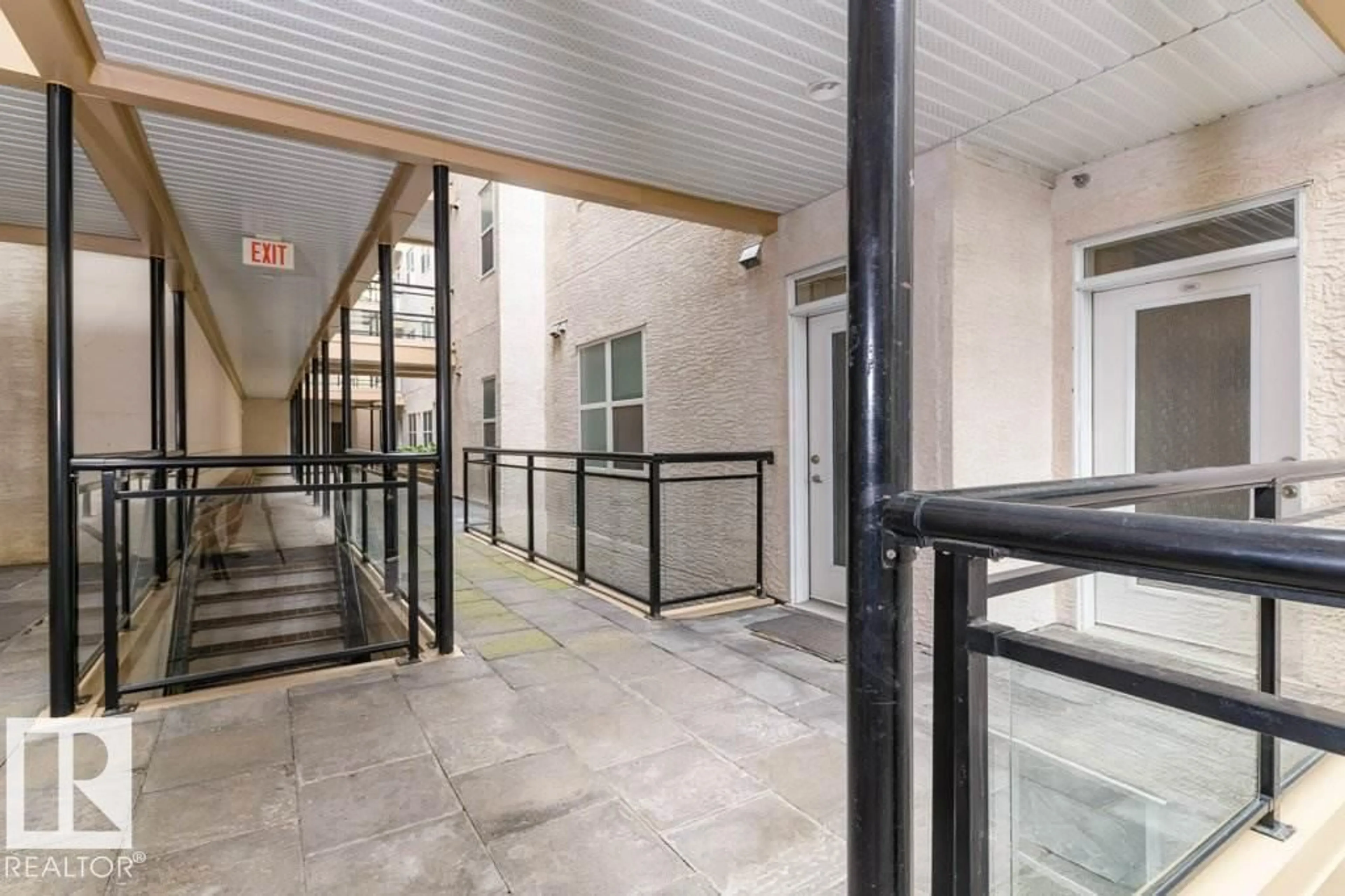 Indoor foyer for #206 - 10503 98 AV, Edmonton Alberta T5K0B2