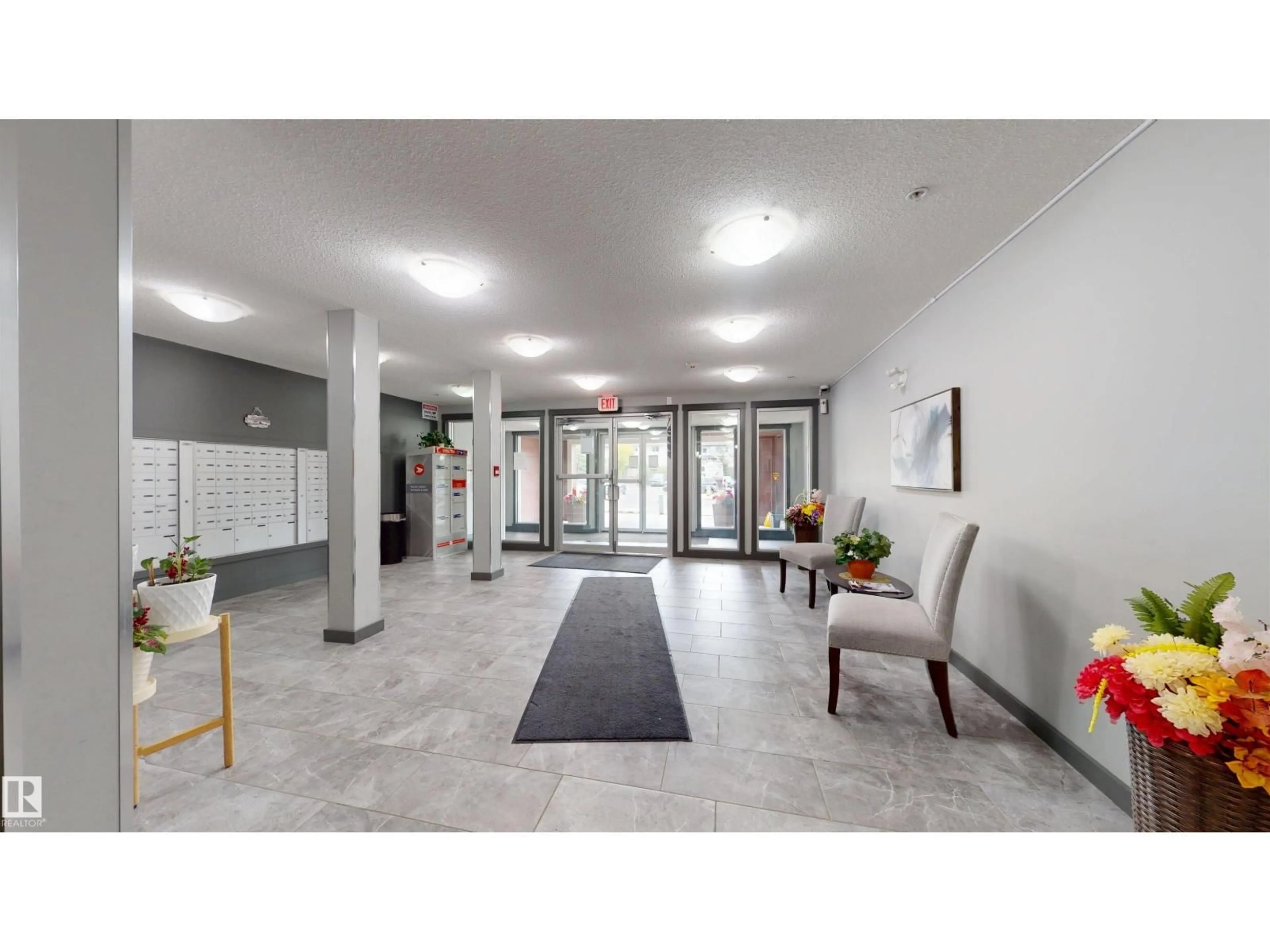 Lobby for 5370 - 106 CHAPPELLE RD SW, Edmonton Alberta T6W3L5