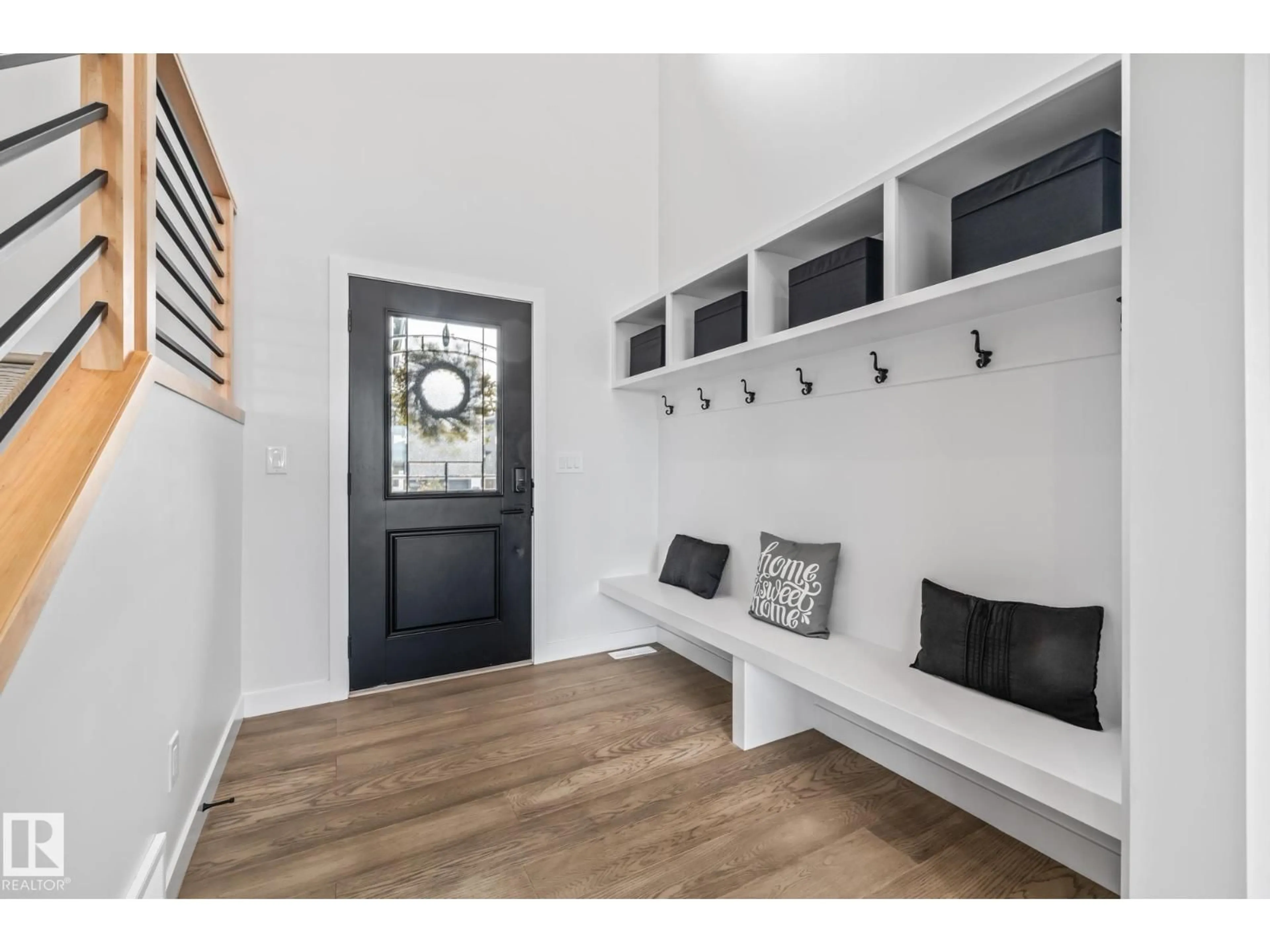Indoor entryway for 34 EDGEFIELD WY, St. Albert Alberta T8N8A1
