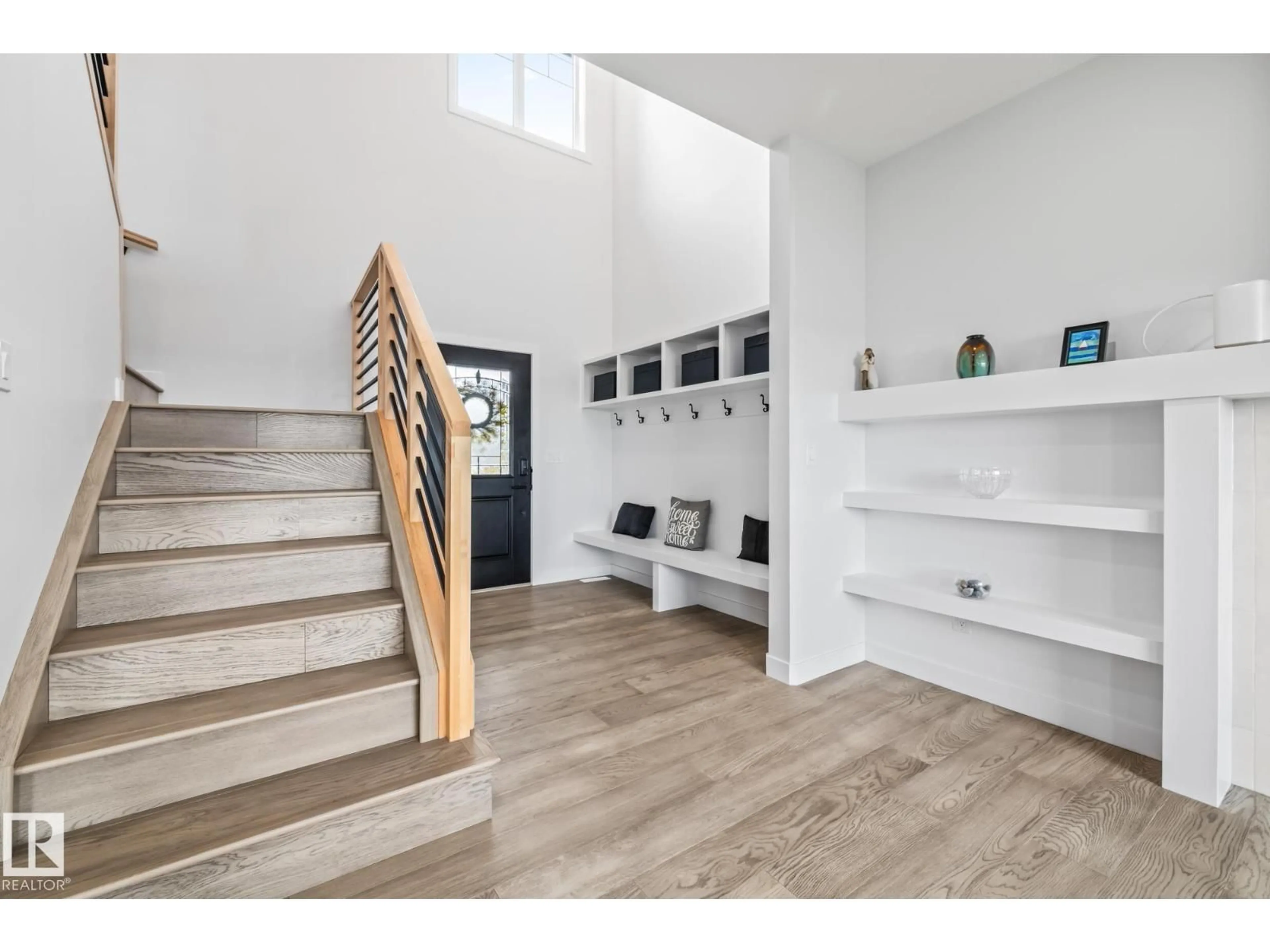 Indoor entryway for 34 EDGEFIELD WY, St. Albert Alberta T8N8A1