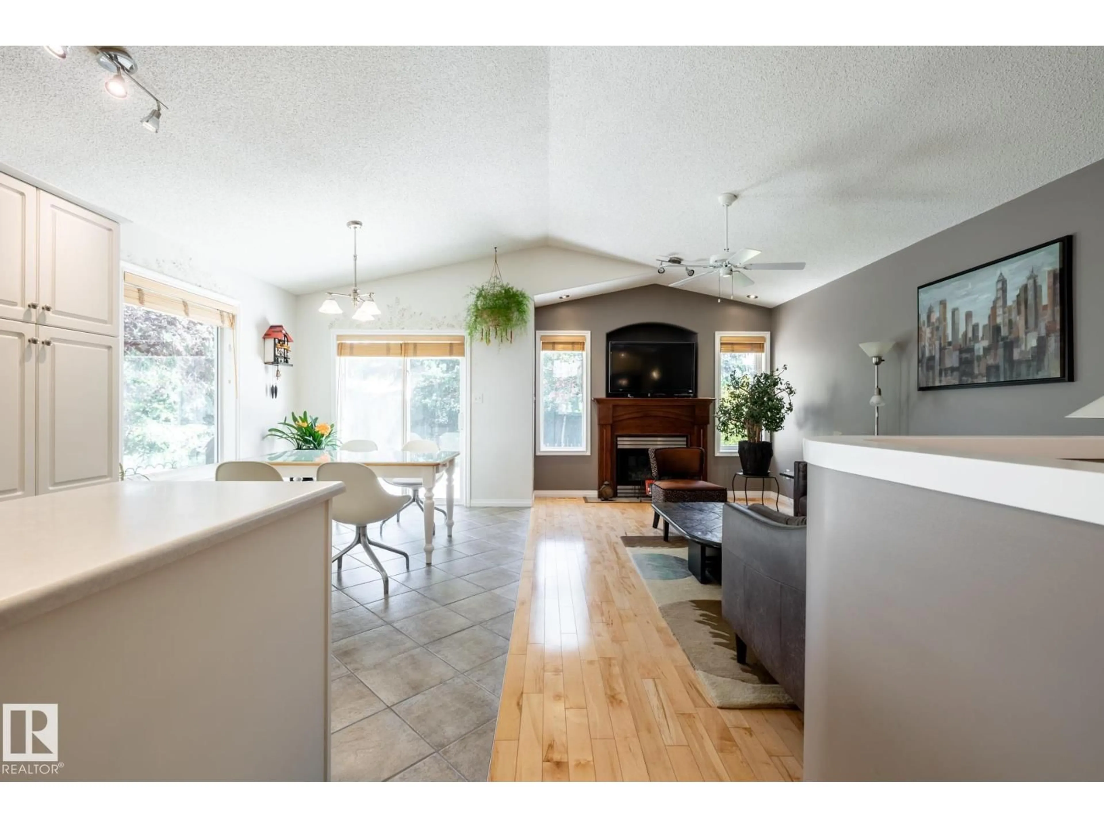 Open concept kitchen, ceramic/tile floor for 357 BLACKBURN DR, Edmonton Alberta T6W1B8