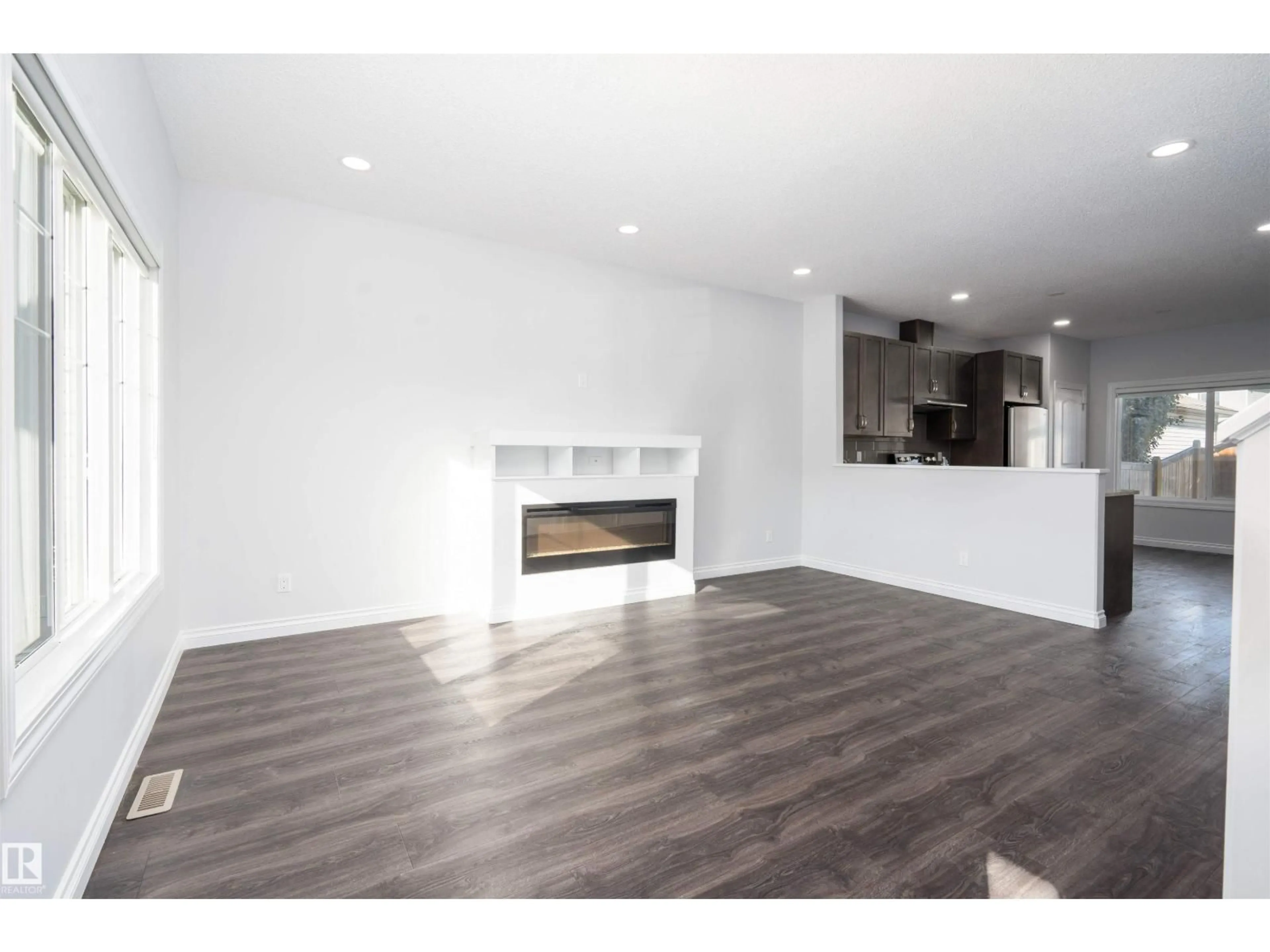 Unknown for 548 SECORD BV, Edmonton Alberta T5T7B8