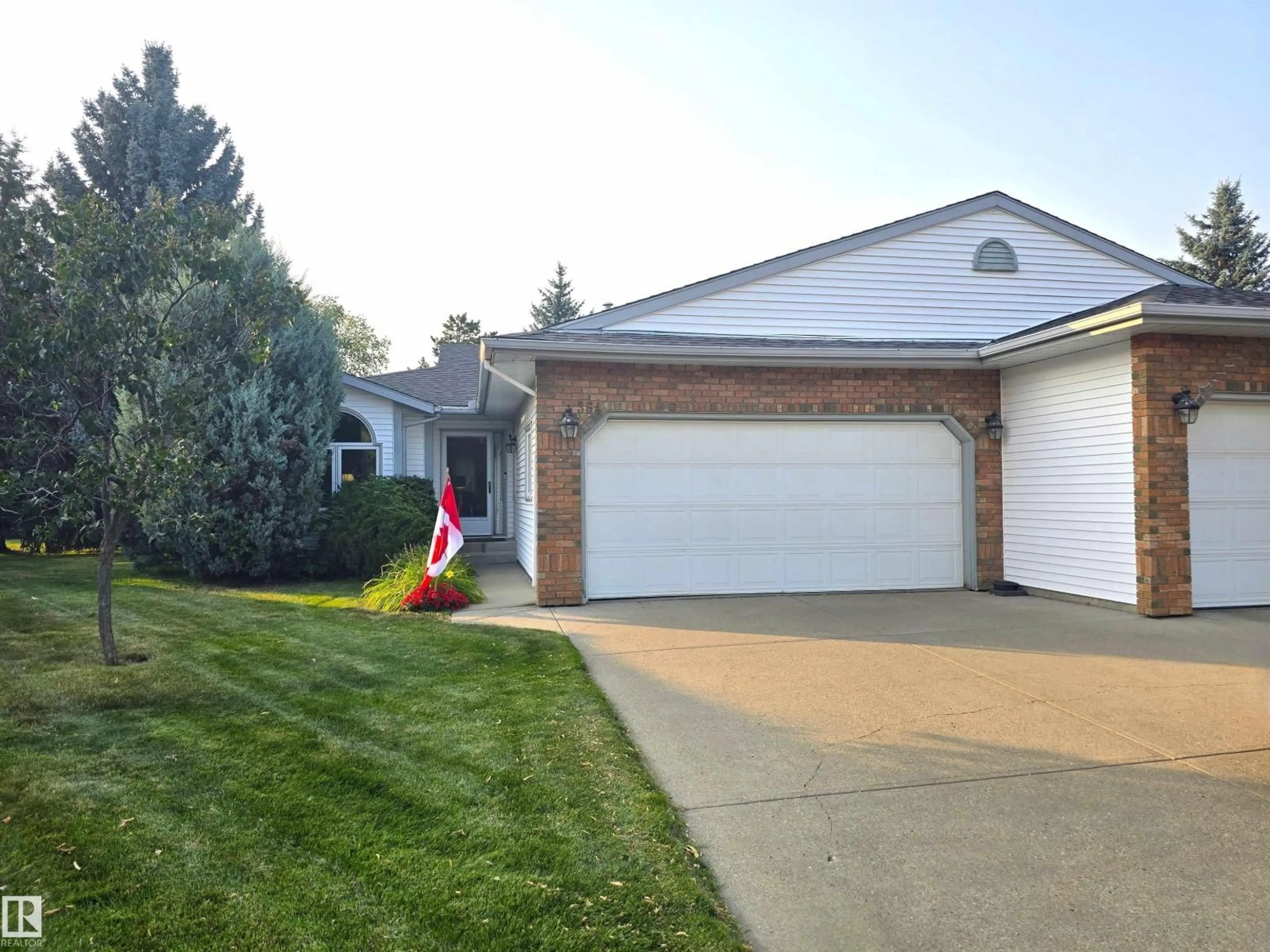 Home with vinyl exterior material, street for 364 REHWINKEL CL, Edmonton Alberta T6R1Y5