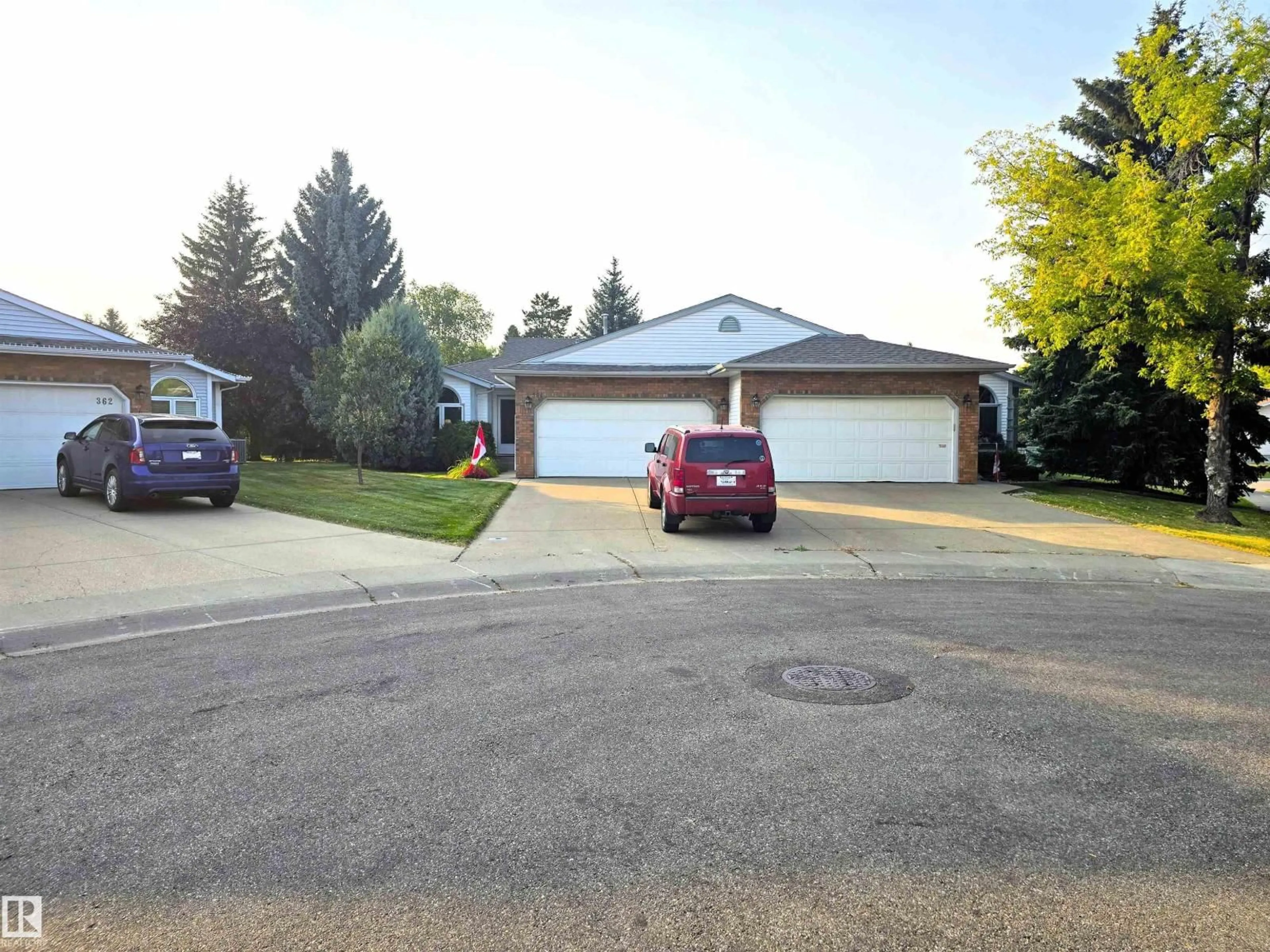 A pic from outside/outdoor area/front of a property/back of a property/a pic from drone, street for 364 REHWINKEL CL, Edmonton Alberta T6R1Y5