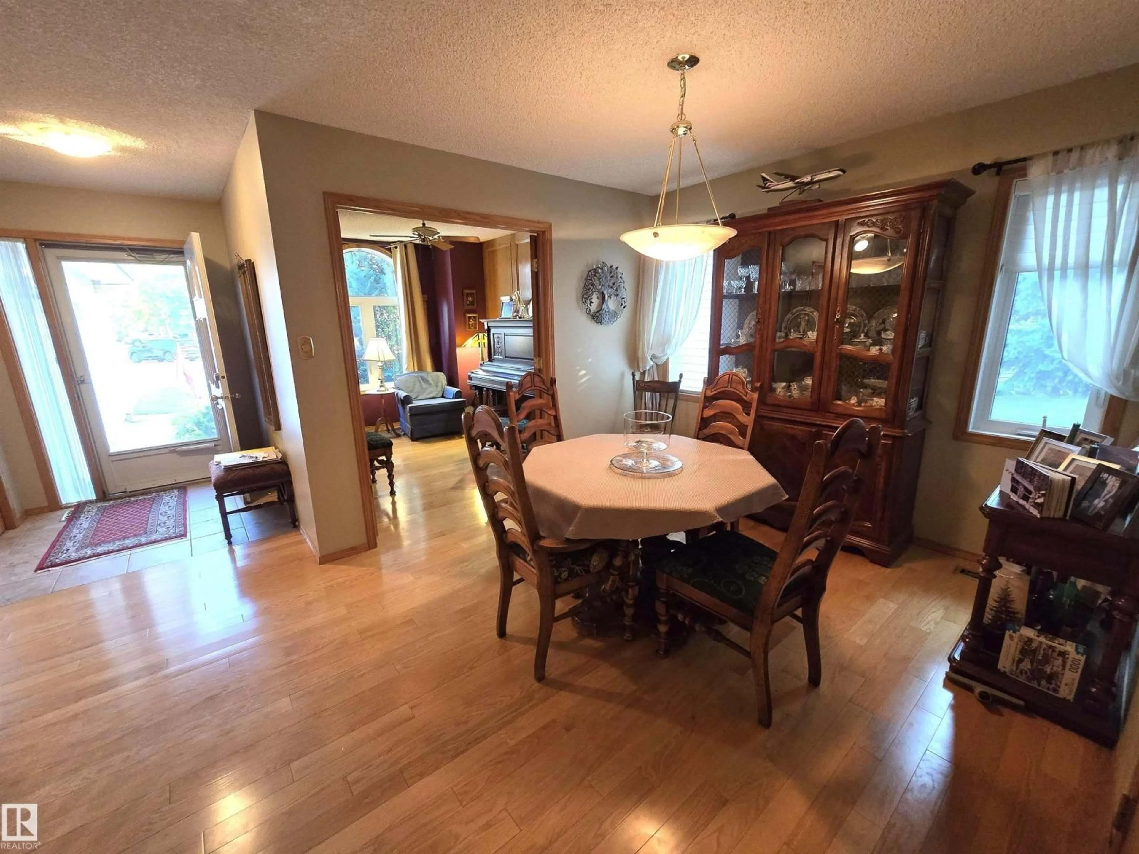 Dining room, unknown for 364 REHWINKEL CL, Edmonton Alberta T6R1Y5