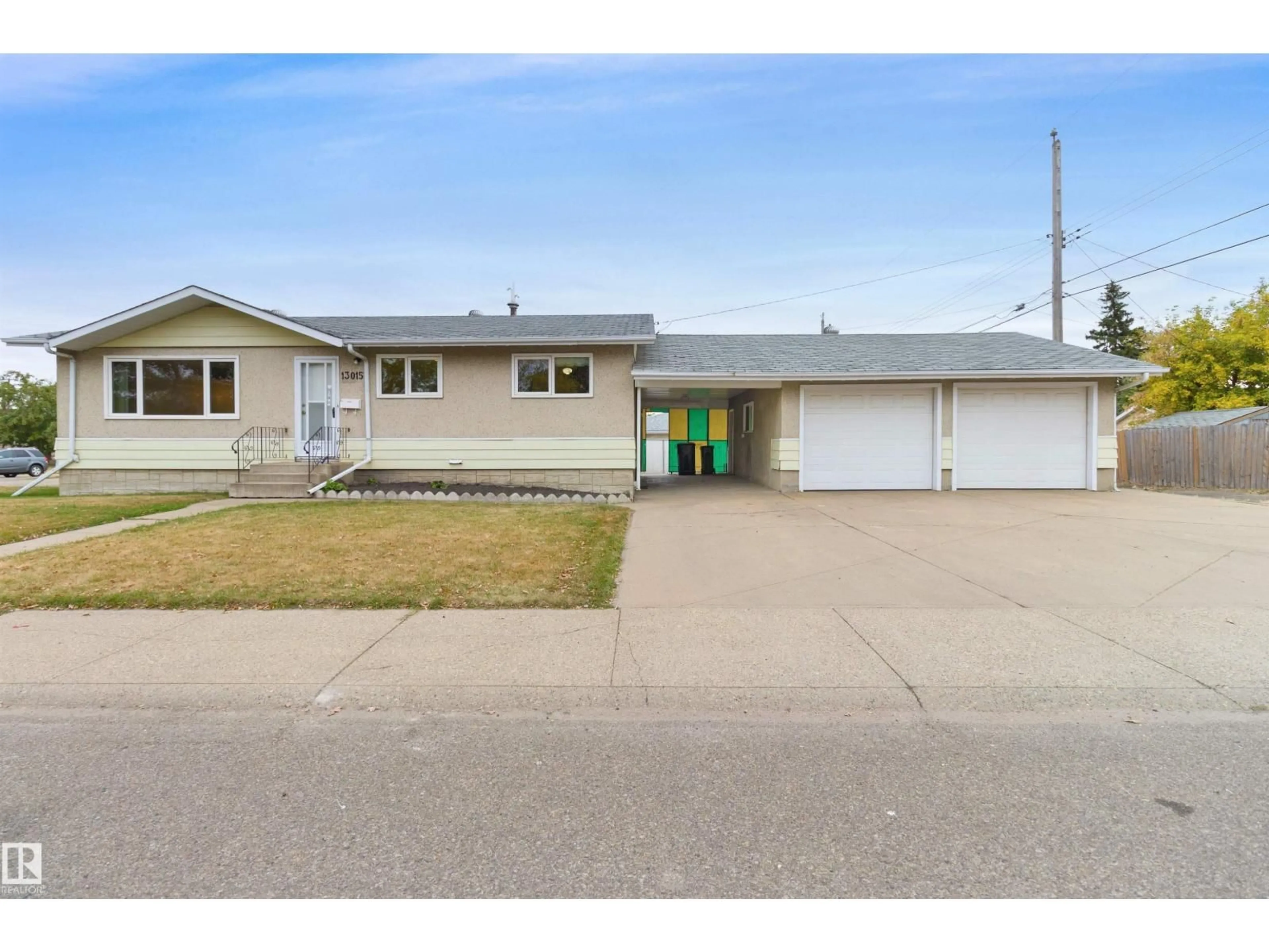 Unknown for 13015 81 ST, Edmonton Alberta T5C1N3