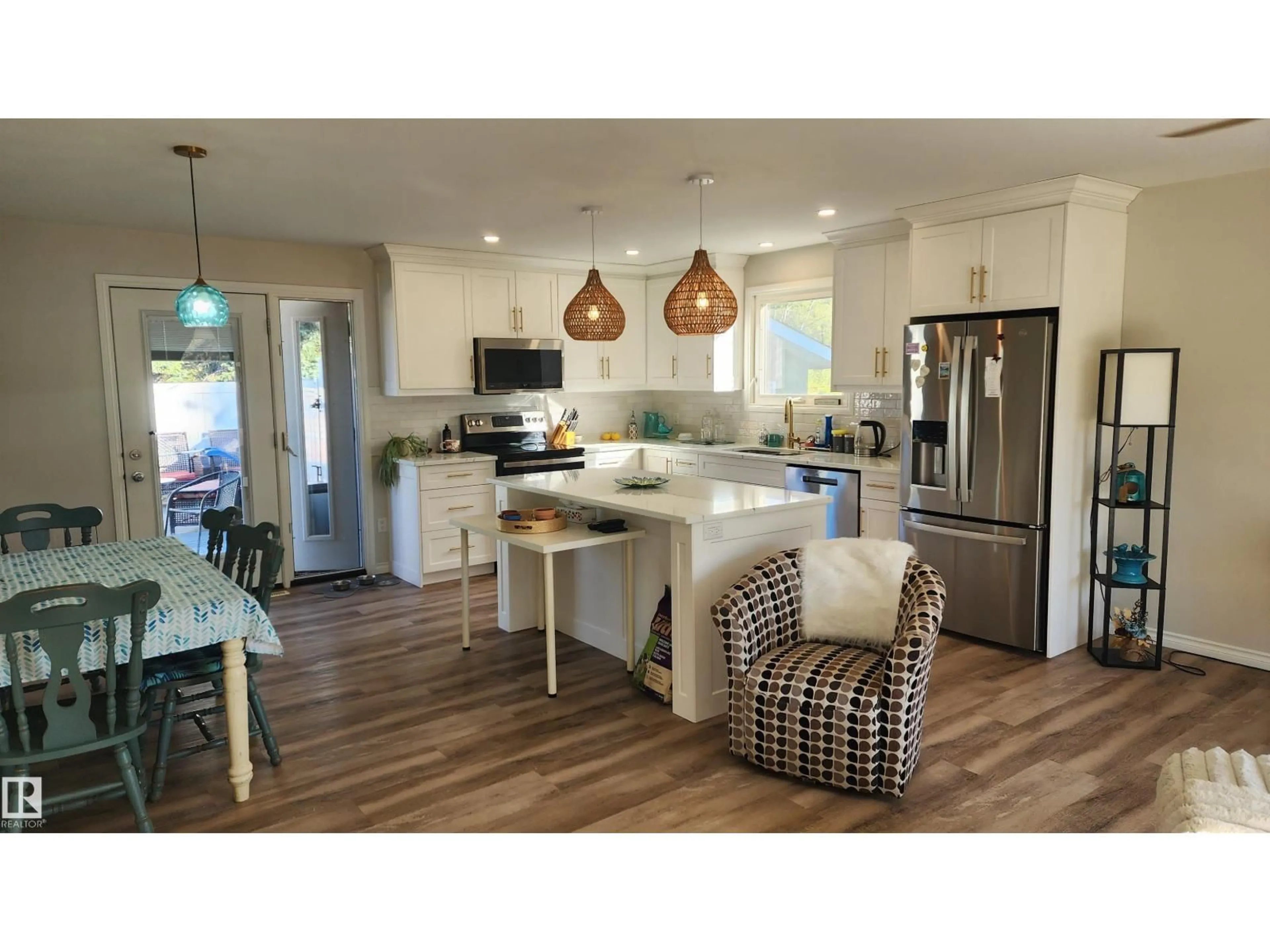 Open concept kitchen, unknown for 5406 CIRCLE DR, Elk Point Alberta T0A1A0