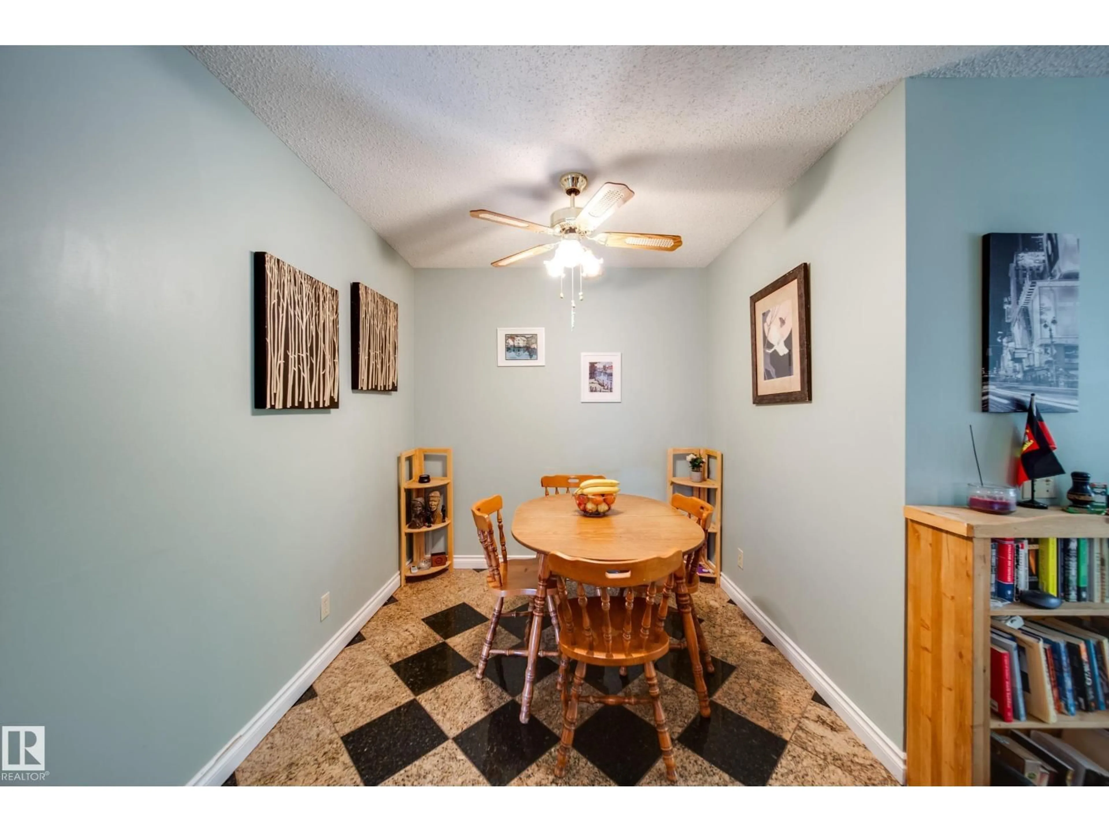 Dining room, ceramic/tile floor for 102 WOODVALE RD, Edmonton Alberta T6L1P7