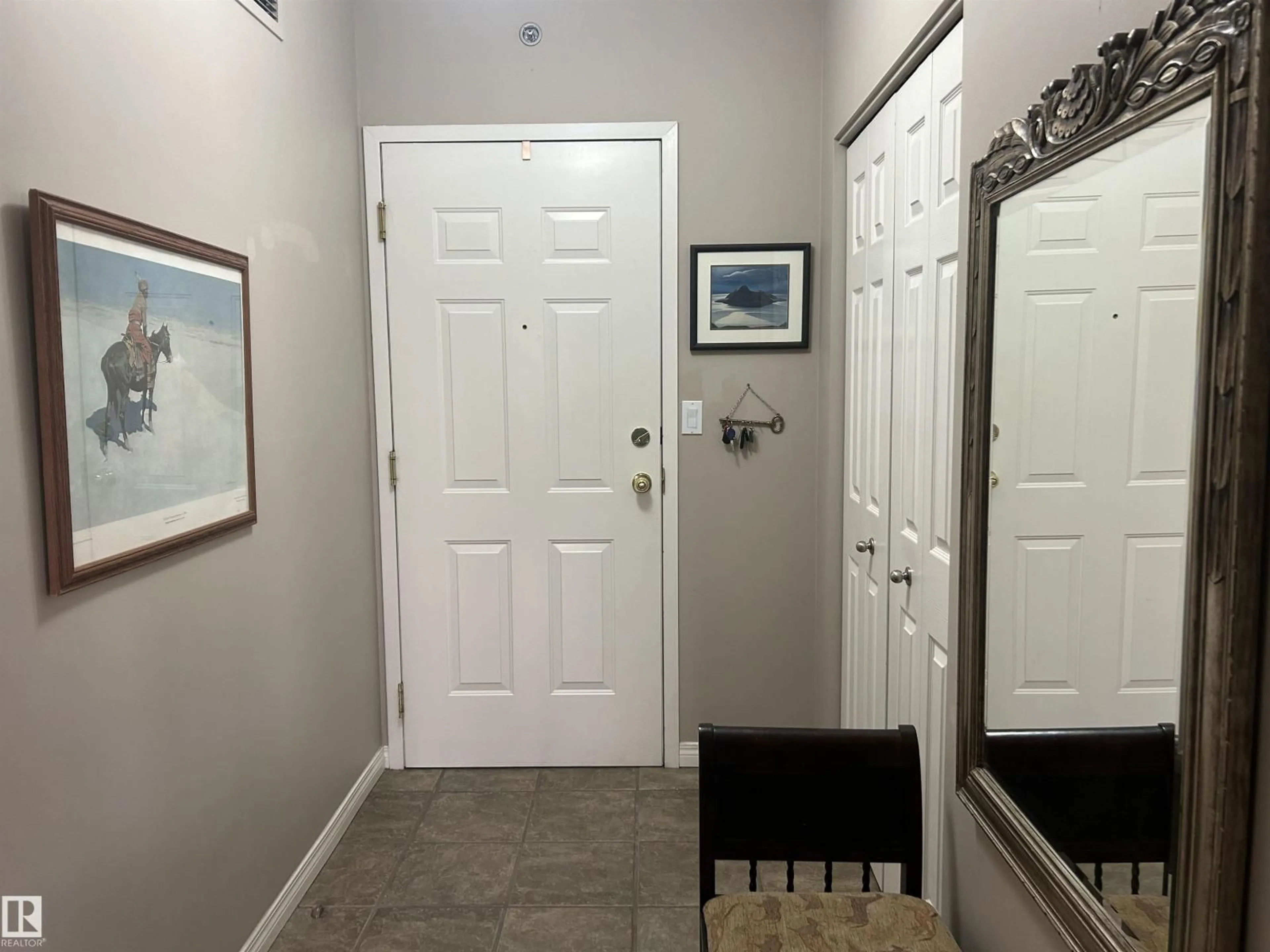 Indoor entryway for #404 - 8728 GATEWAY BV, Edmonton Alberta T6E6K3