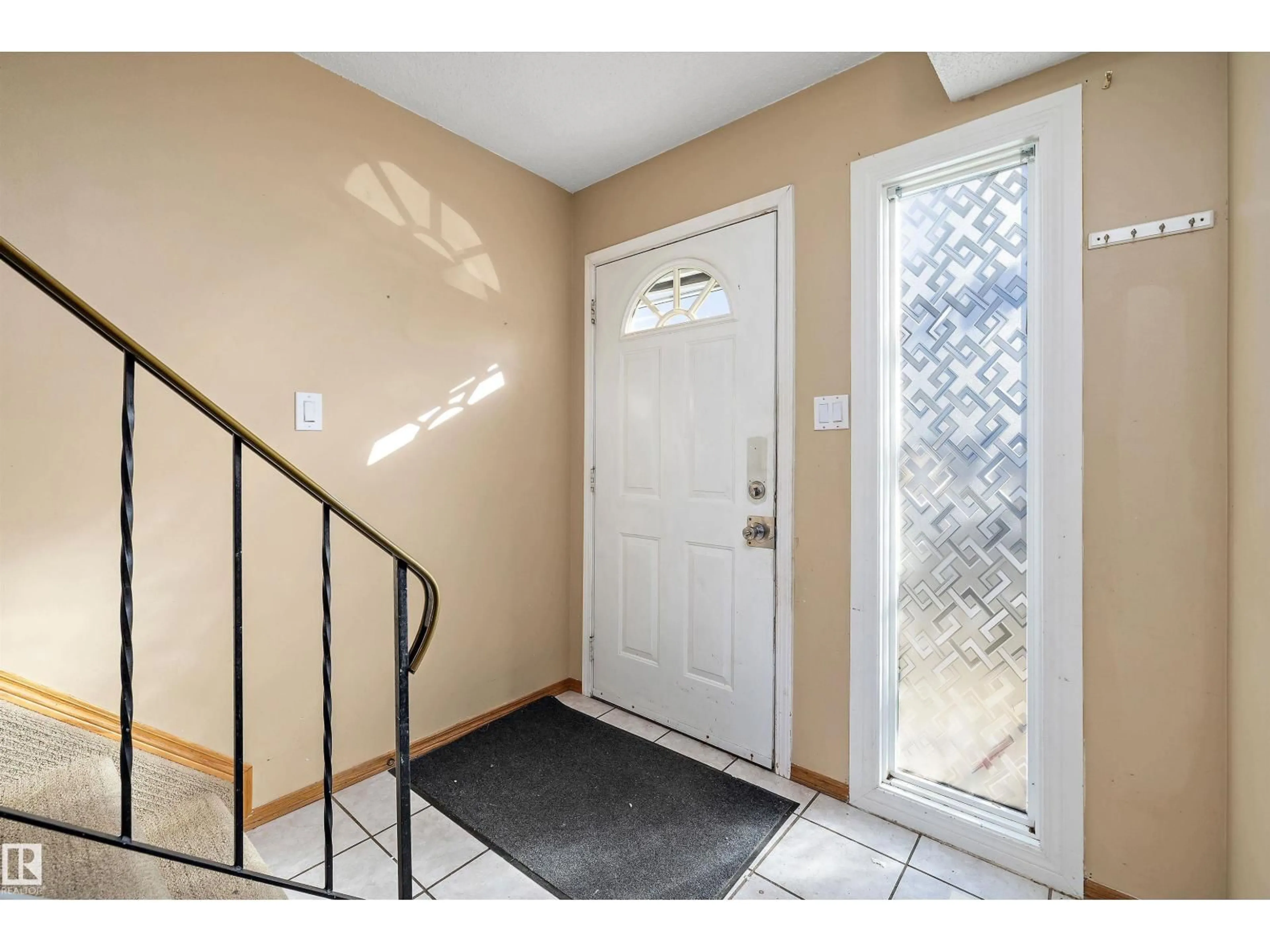 Indoor entryway for 143 BROOKWOOD DR, Spruce Grove Alberta T7X1A8