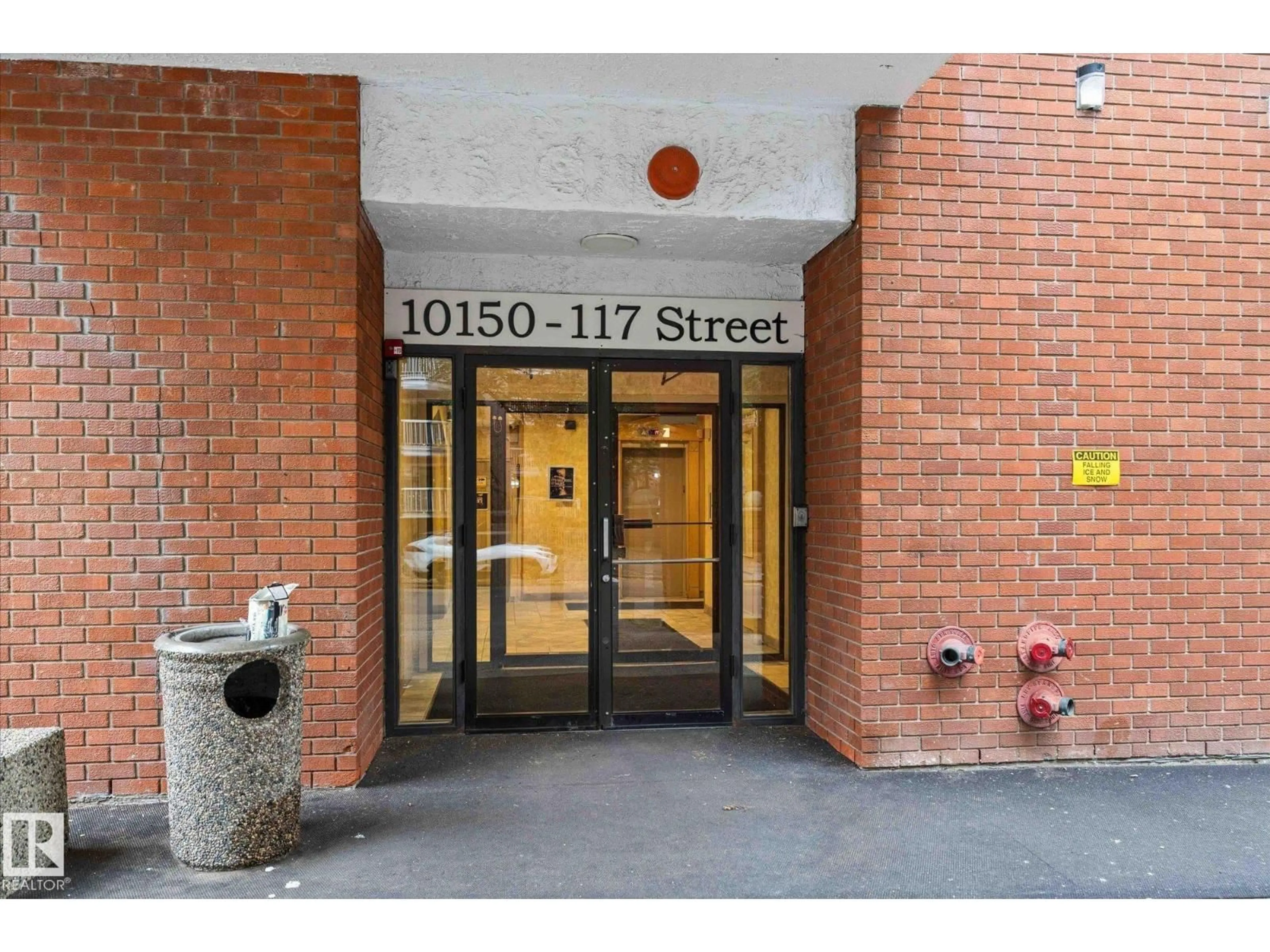 Indoor foyer for 10150 - 1202 117 ST, Edmonton Alberta T5K2J2