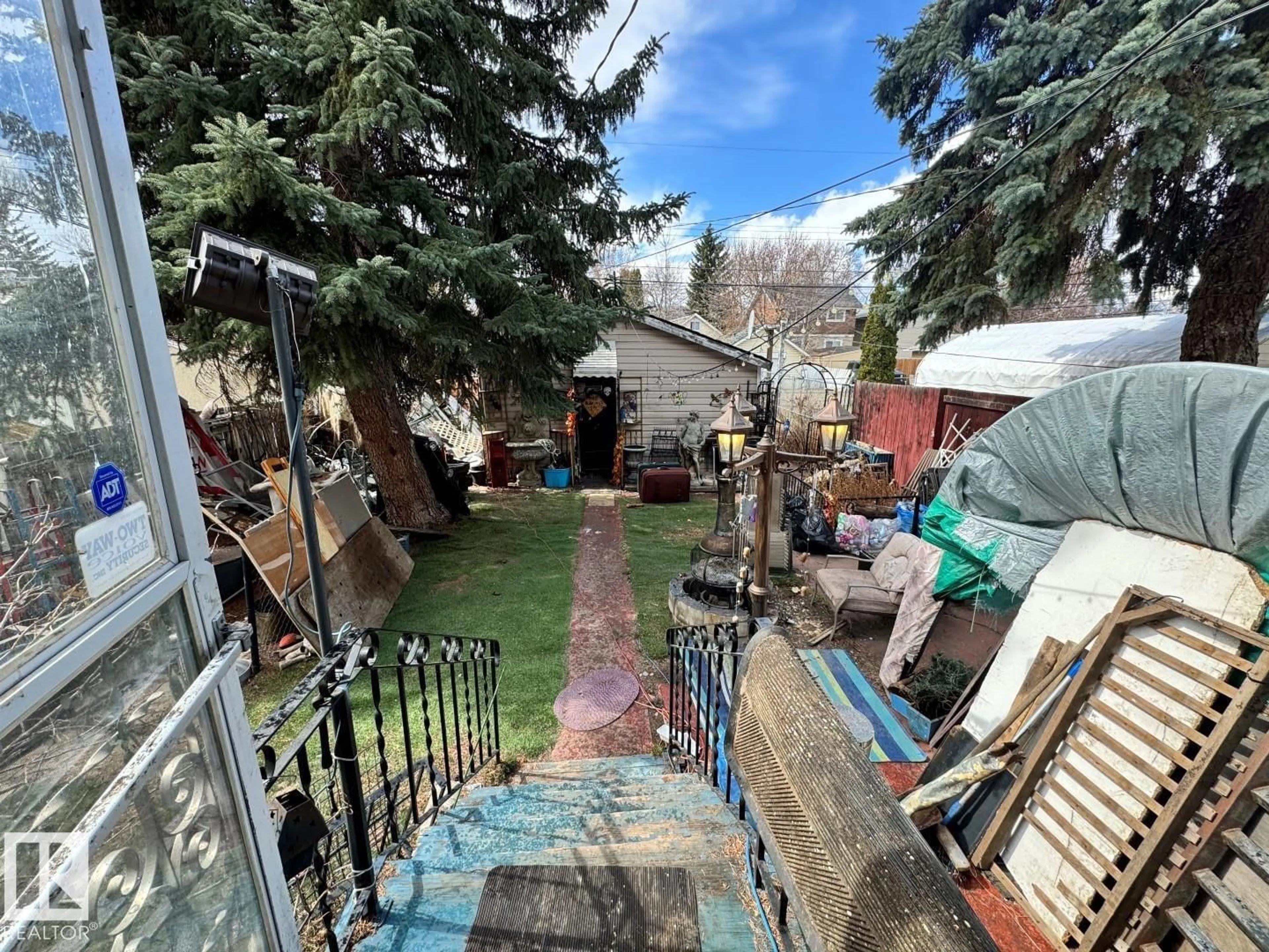 A pic from outside/outdoor area/front of a property/back of a property/a pic from drone, street for NW - 12132 93 ST, Edmonton Alberta T5G1E8