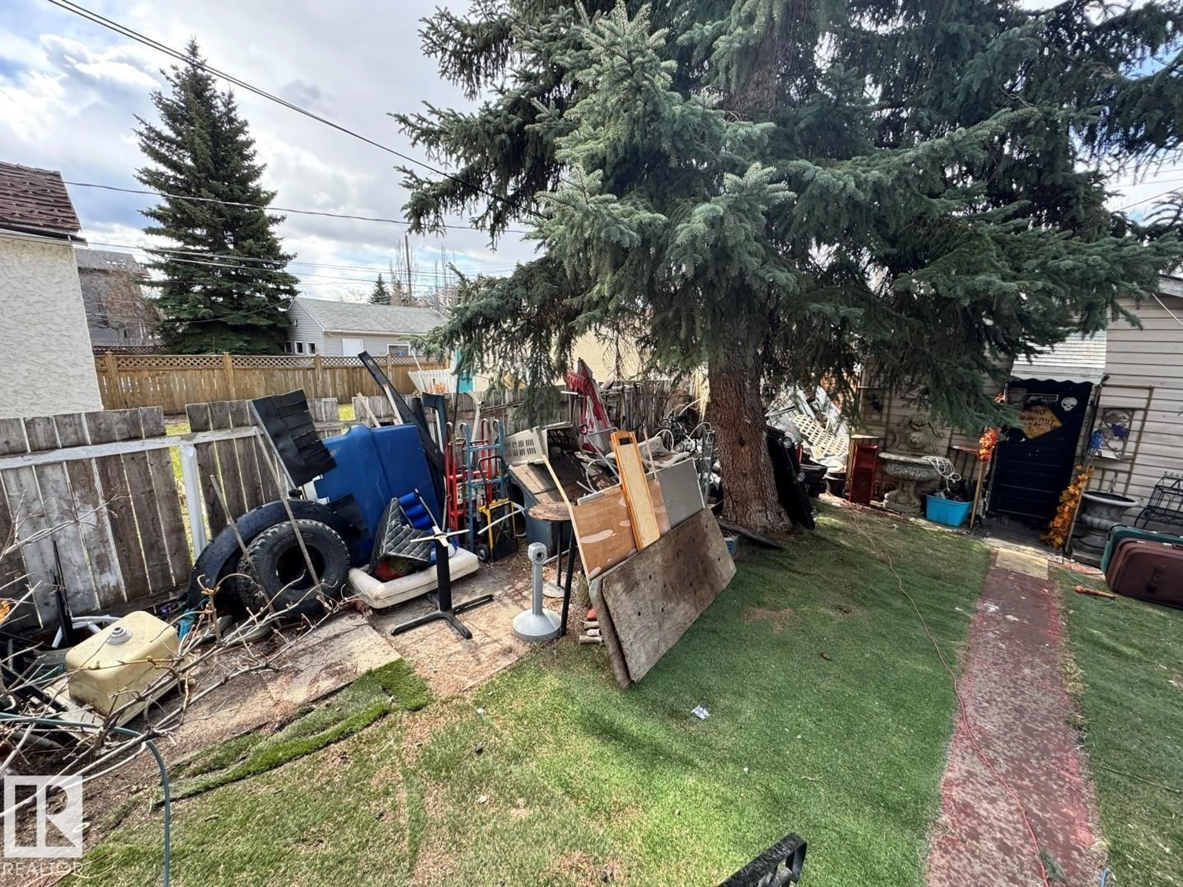 Unknown for NW - 12132 93 ST, Edmonton Alberta T5G1E8
