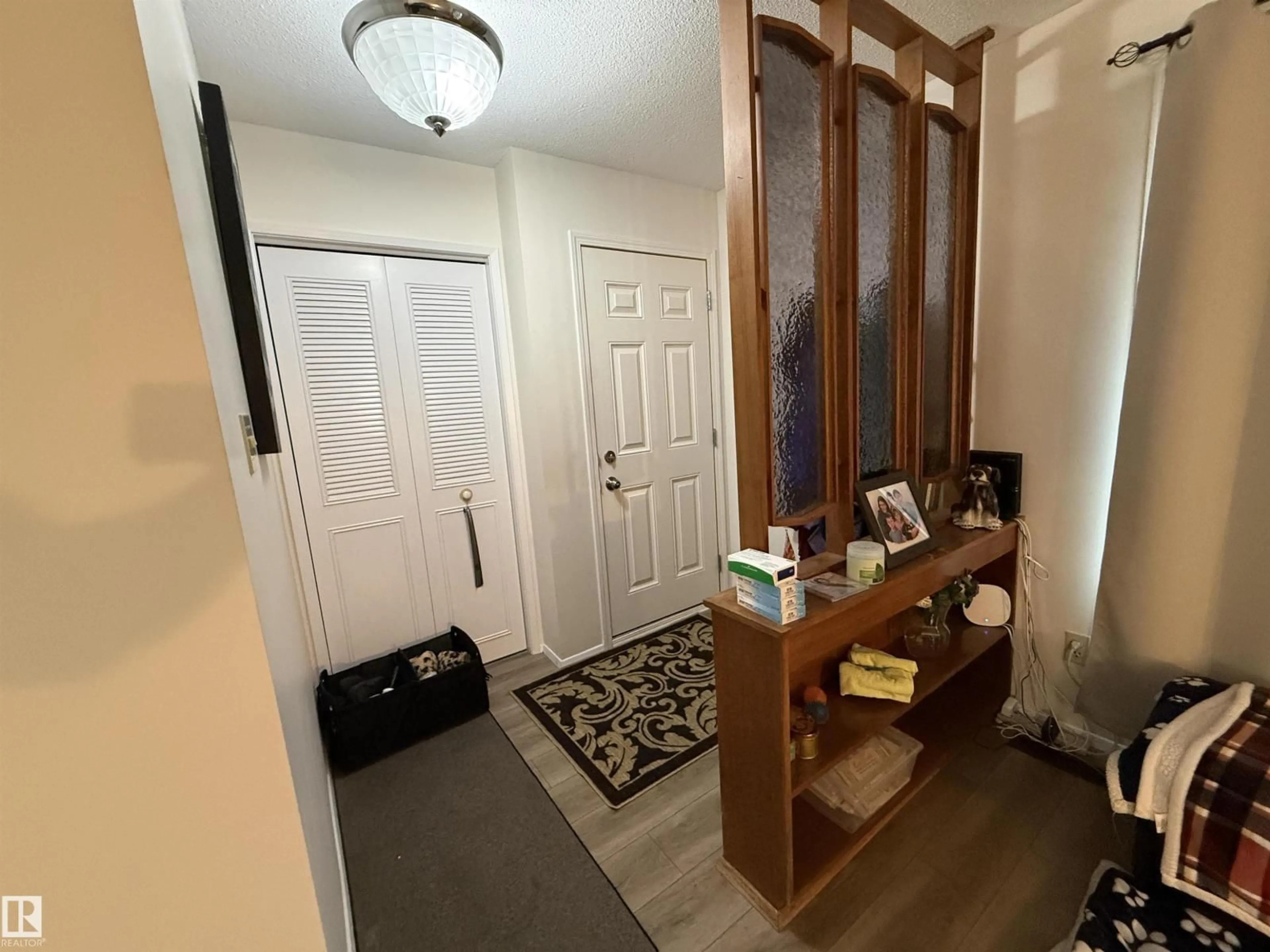 Indoor entryway for 3512 114 AV, Edmonton Alberta T5W0S3
