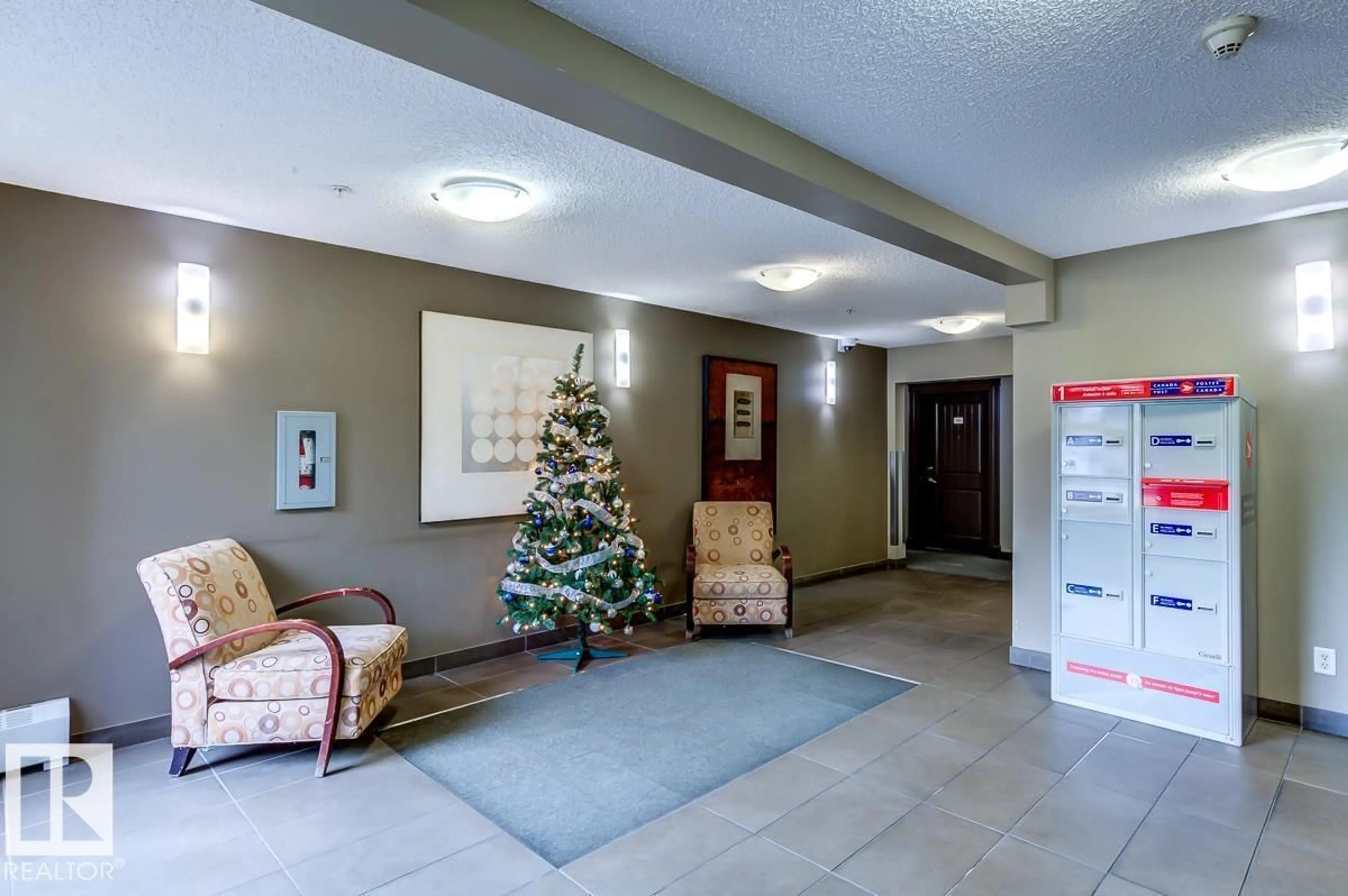 Indoor foyer for #316 - 13907 136 ST, Edmonton Alberta T6V1Y5