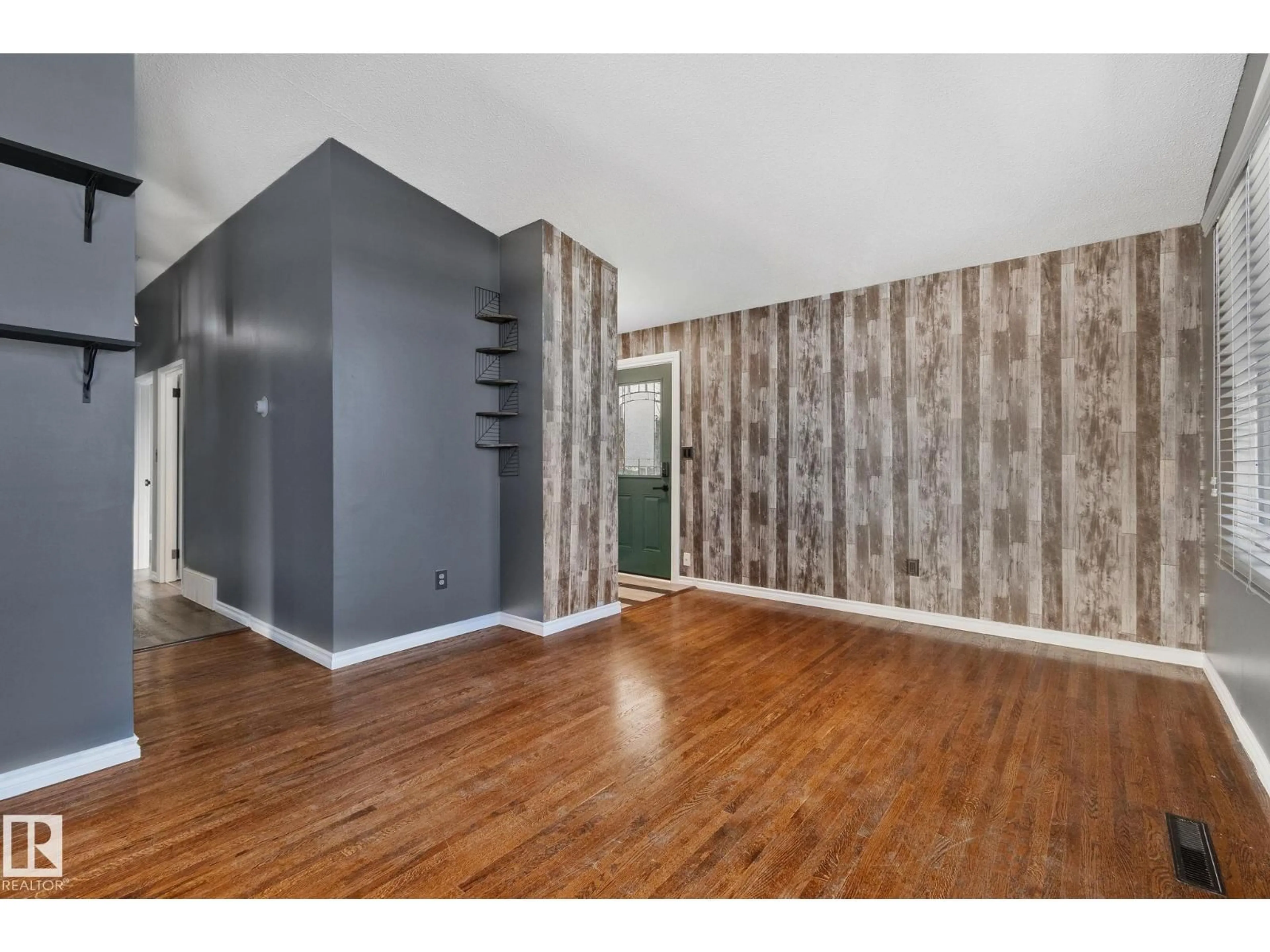 Unknown for NW - 13423 72 ST, Edmonton Alberta T5G0R3