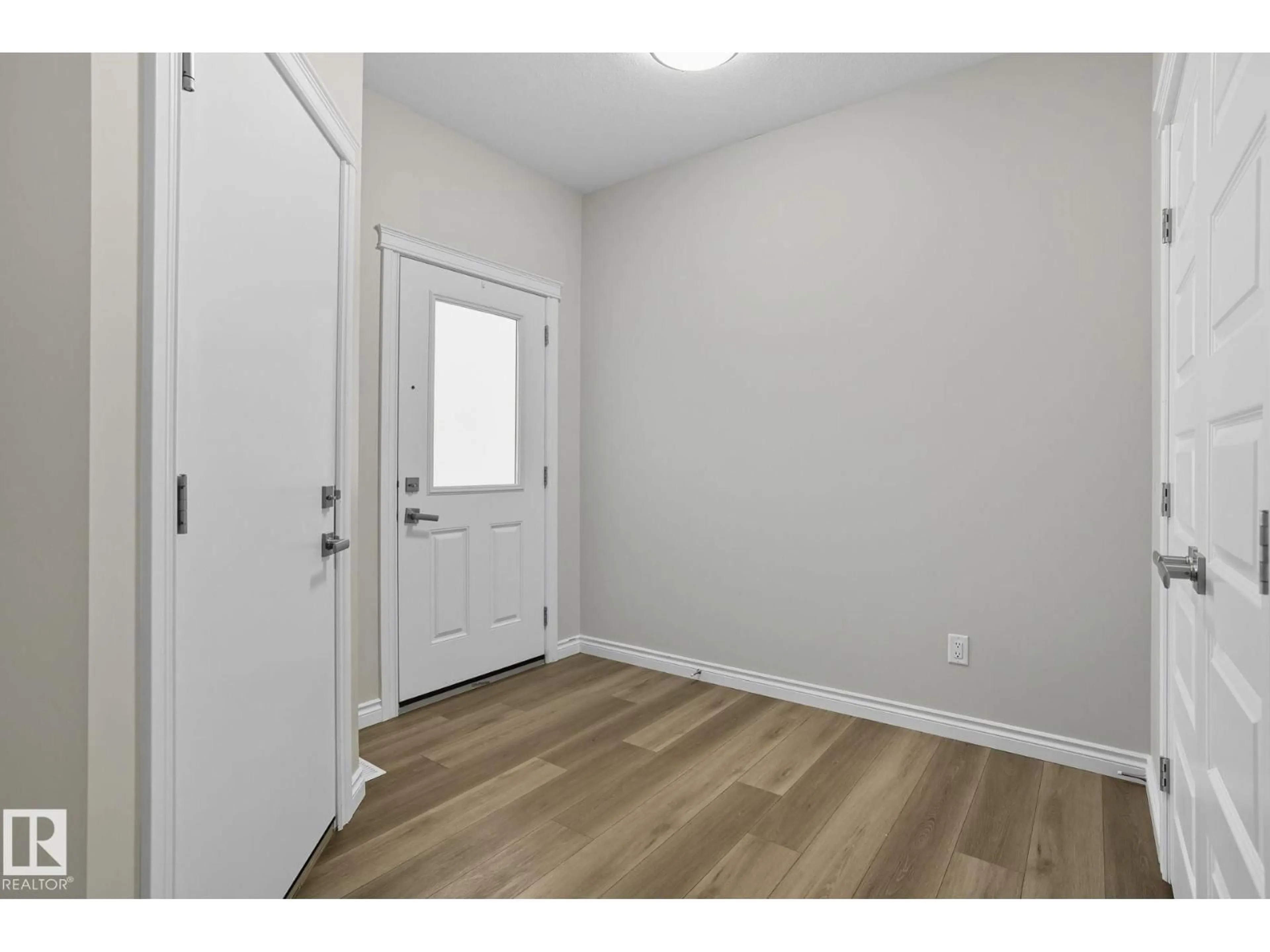 Indoor entryway for 73 REDSPUR DRIVE, St. Albert Alberta T8N7Y8