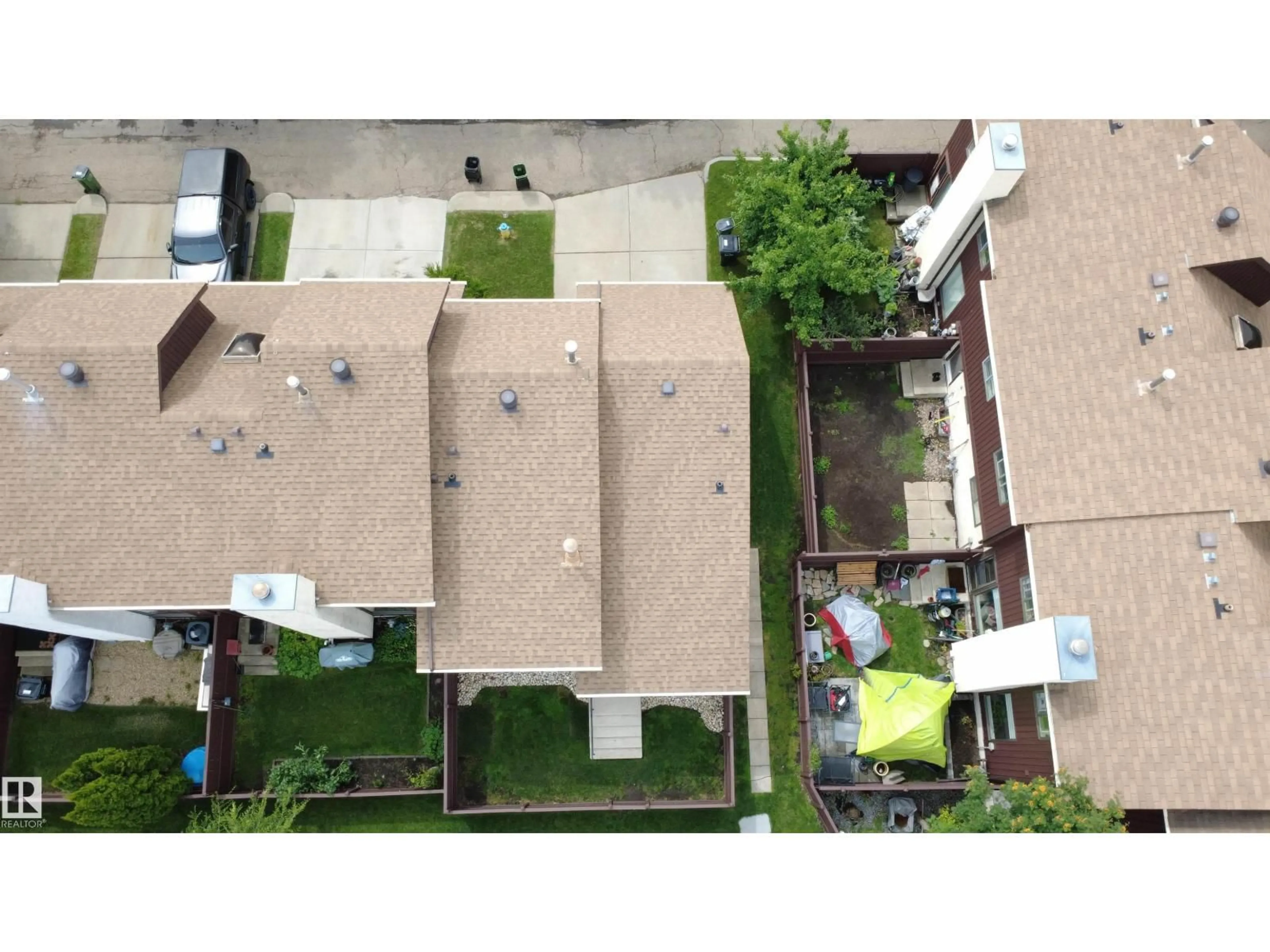 A pic from outside/outdoor area/front of a property/back of a property/a pic from drone, city buildings view from balcony for 744 SADDLEBACK RD, Edmonton Alberta T6J4Z1
