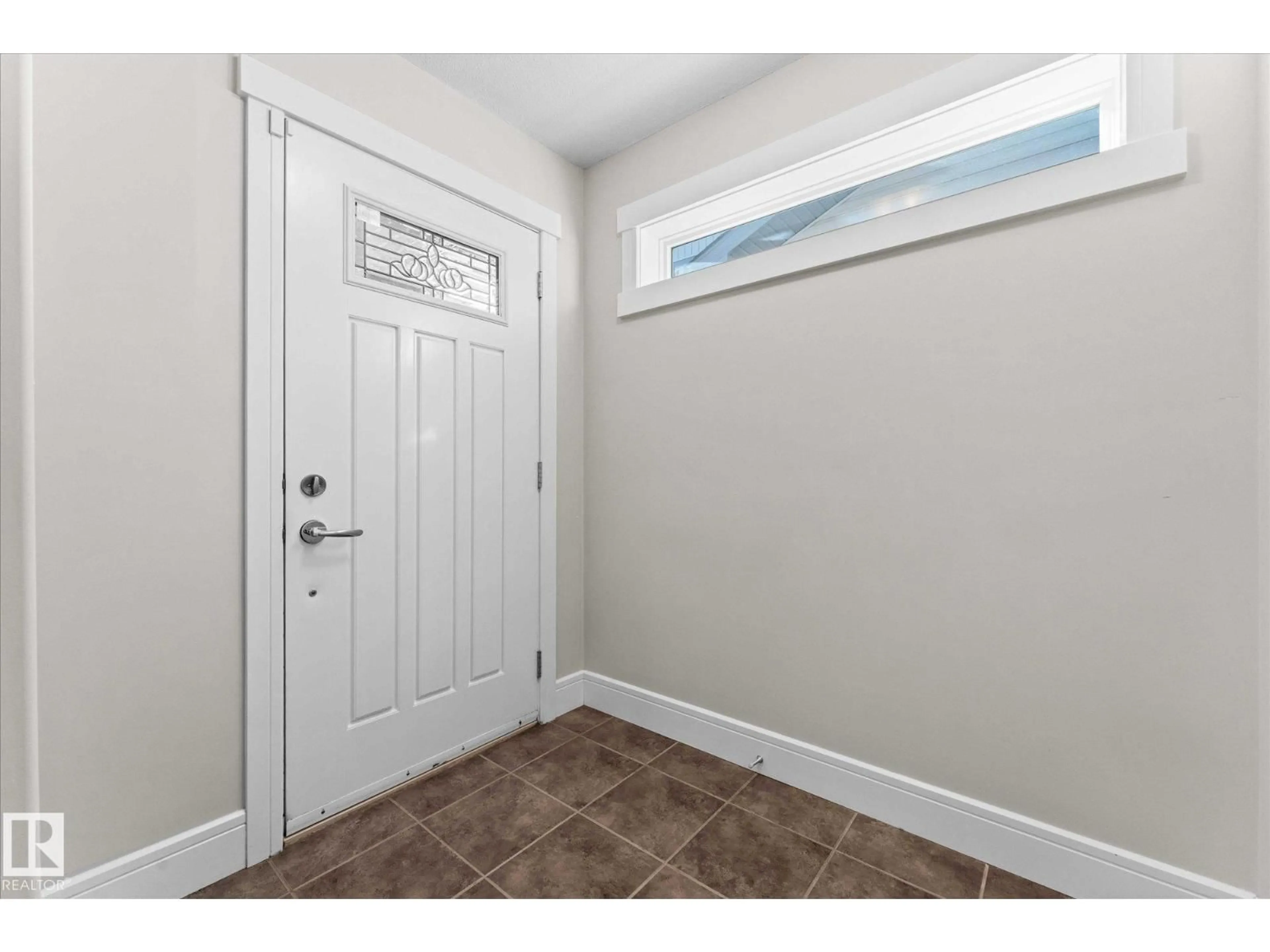 Indoor entryway for 1606 WESTERRA AV, Stony Plain Alberta T7X0H2
