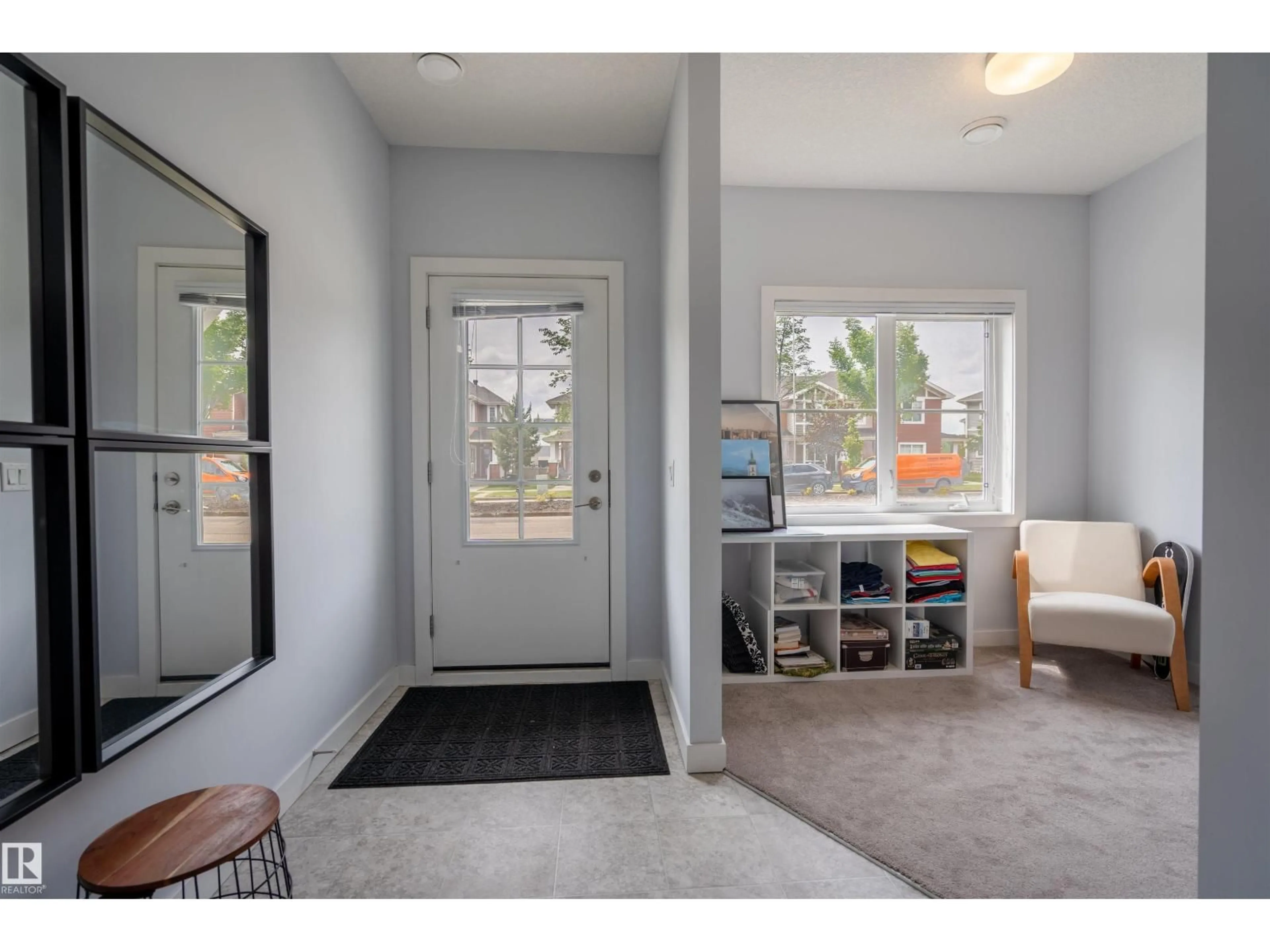 Indoor entryway for NW - 1085 GAULT BV, Edmonton Alberta T5E6W3