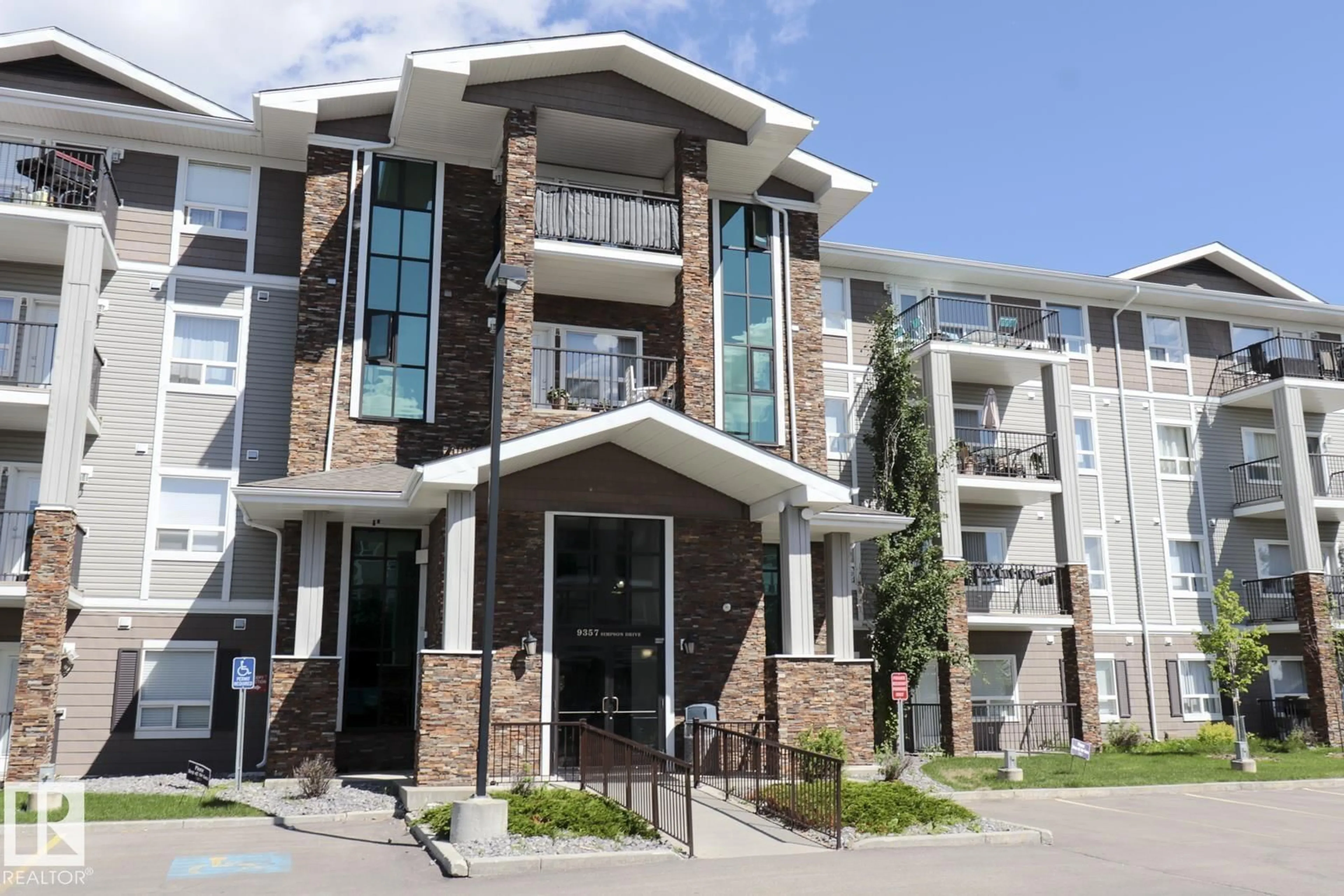 Unknown for 2107 SIMSPON DR, Edmonton Alberta T6R0N3