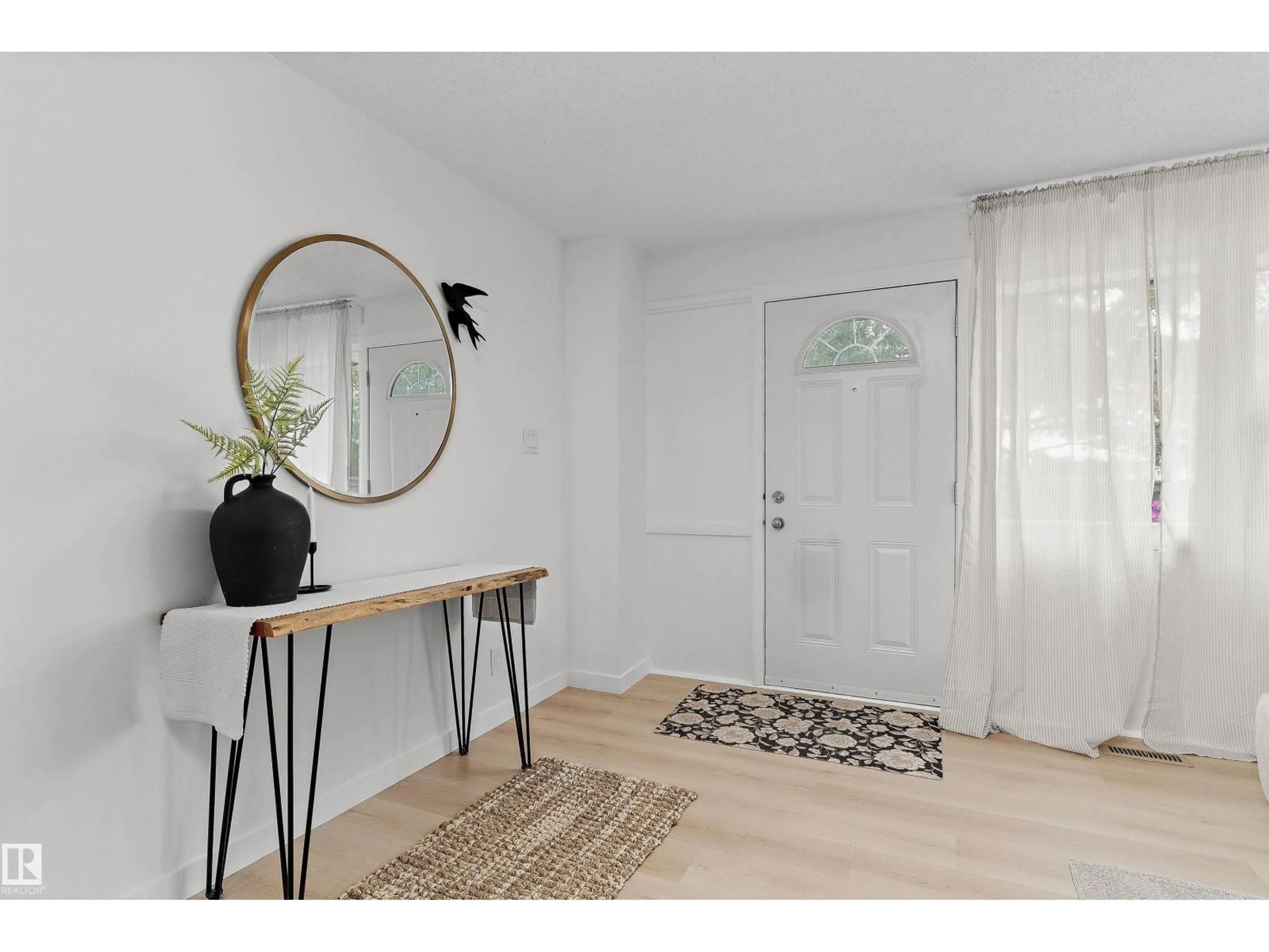 Indoor entryway for 717 VILLAGE ON THE GREEN GR, Edmonton Alberta T5A1H2