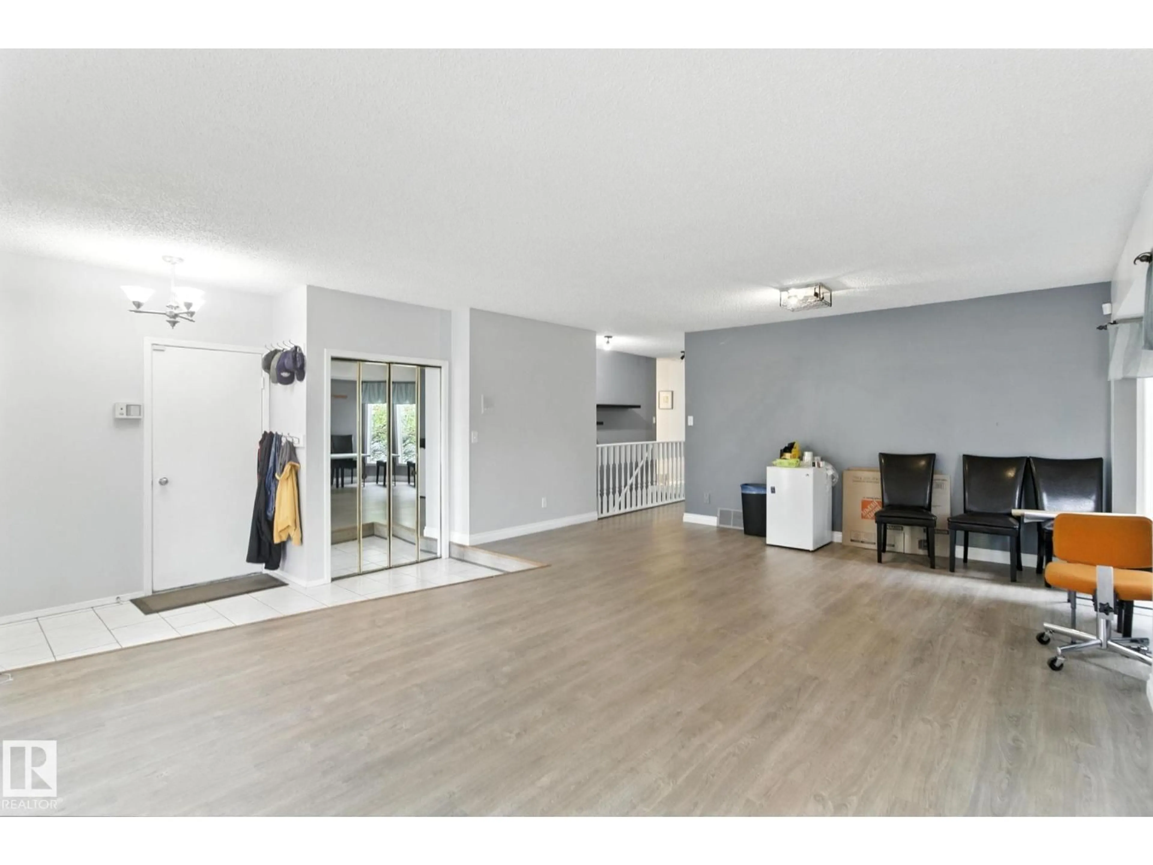 Unknown for 18008 61 AV, Edmonton Alberta T6M1T2